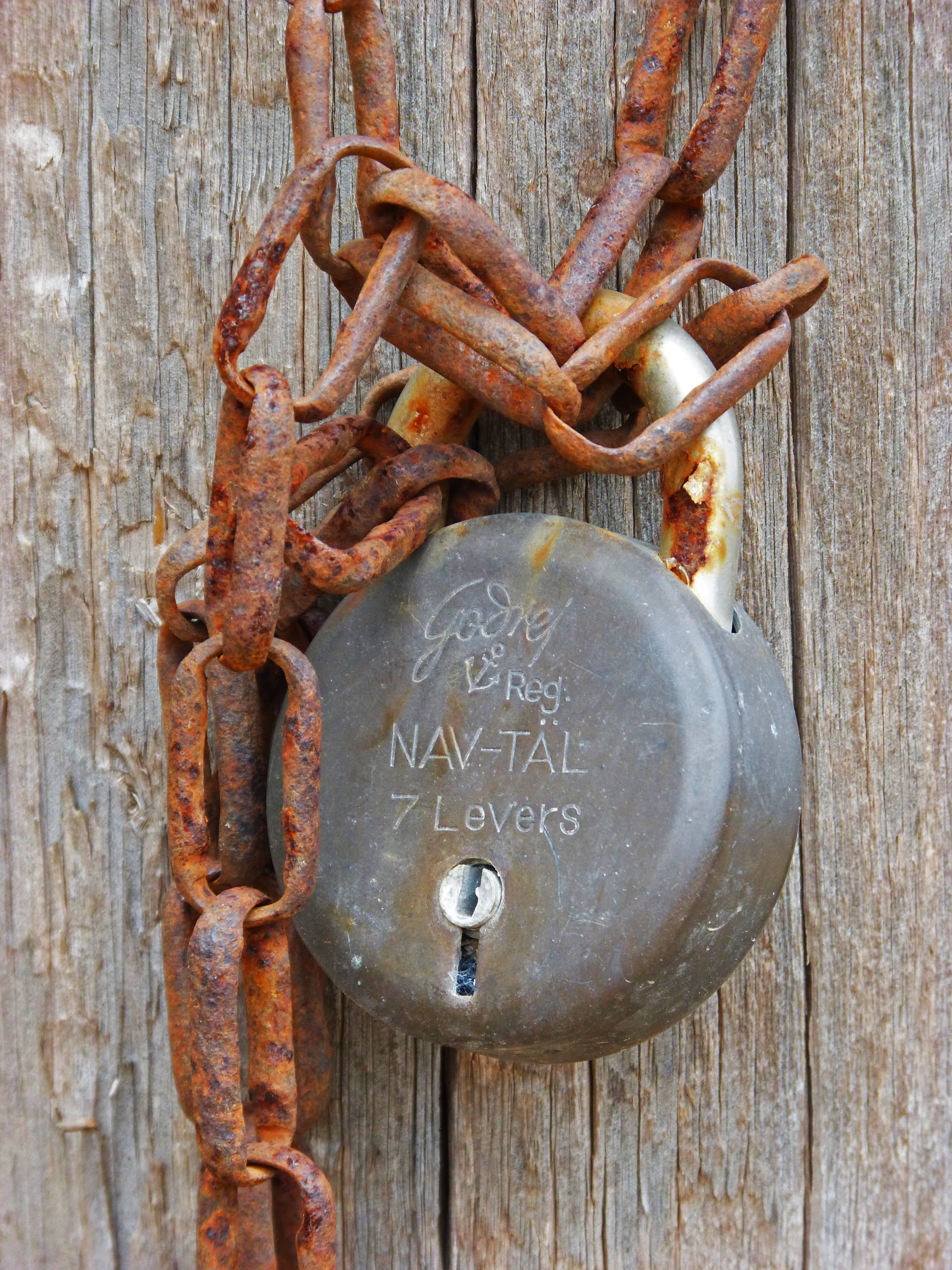 Symbol, indoors, hanging, western script, oxide, metal, rusty, entrance, metaphor, vintage, close-up, wood - material, 4K, text, Padlock, String, door, Phone HD Wallpaper