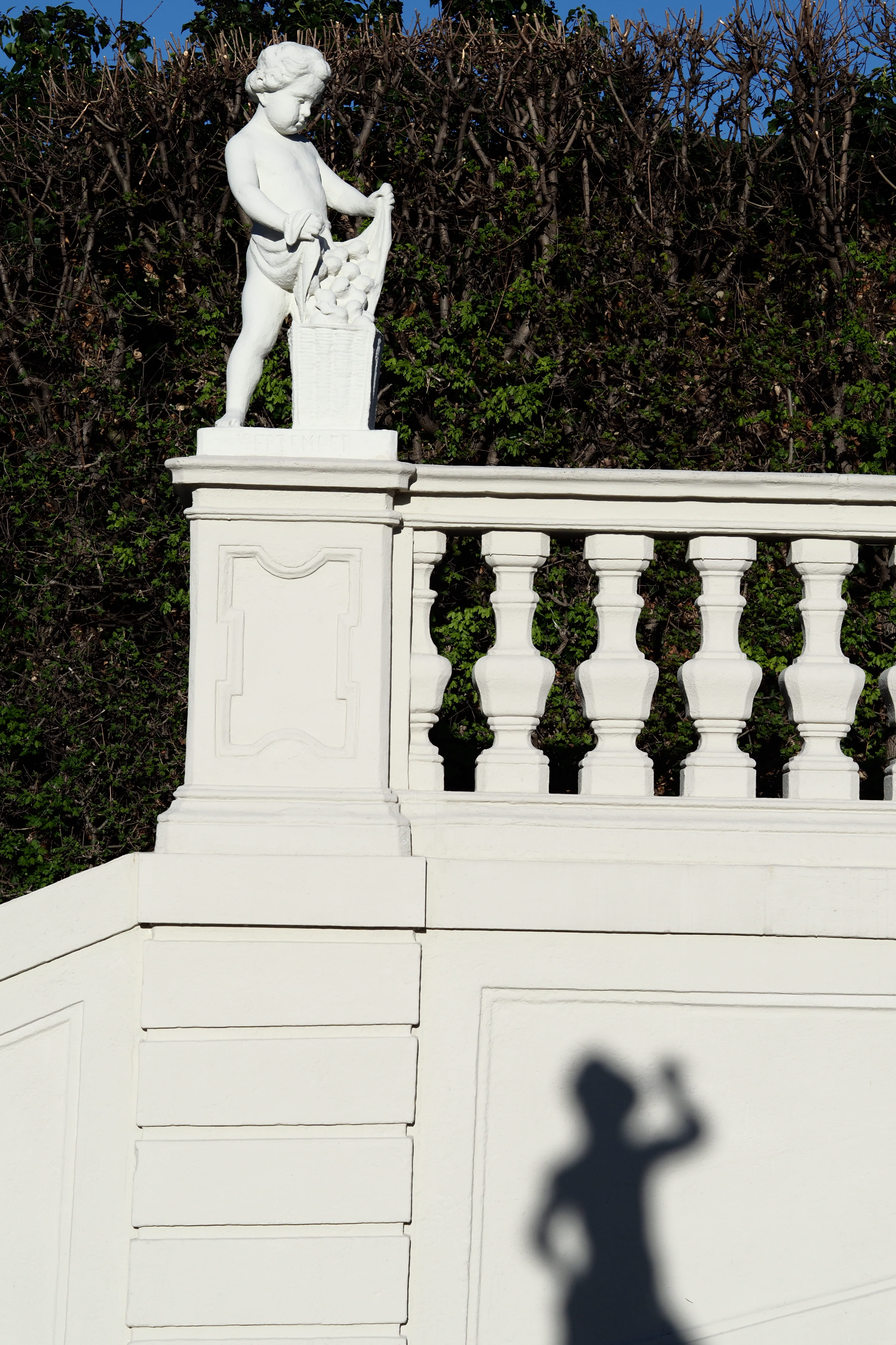 female likeness, shadow, outdoors, 5K, creativity, art and craft, sunlight, vienna, craft, belvedere, representation, plant, sculpture, statue, no people, Phone HD Wallpaper