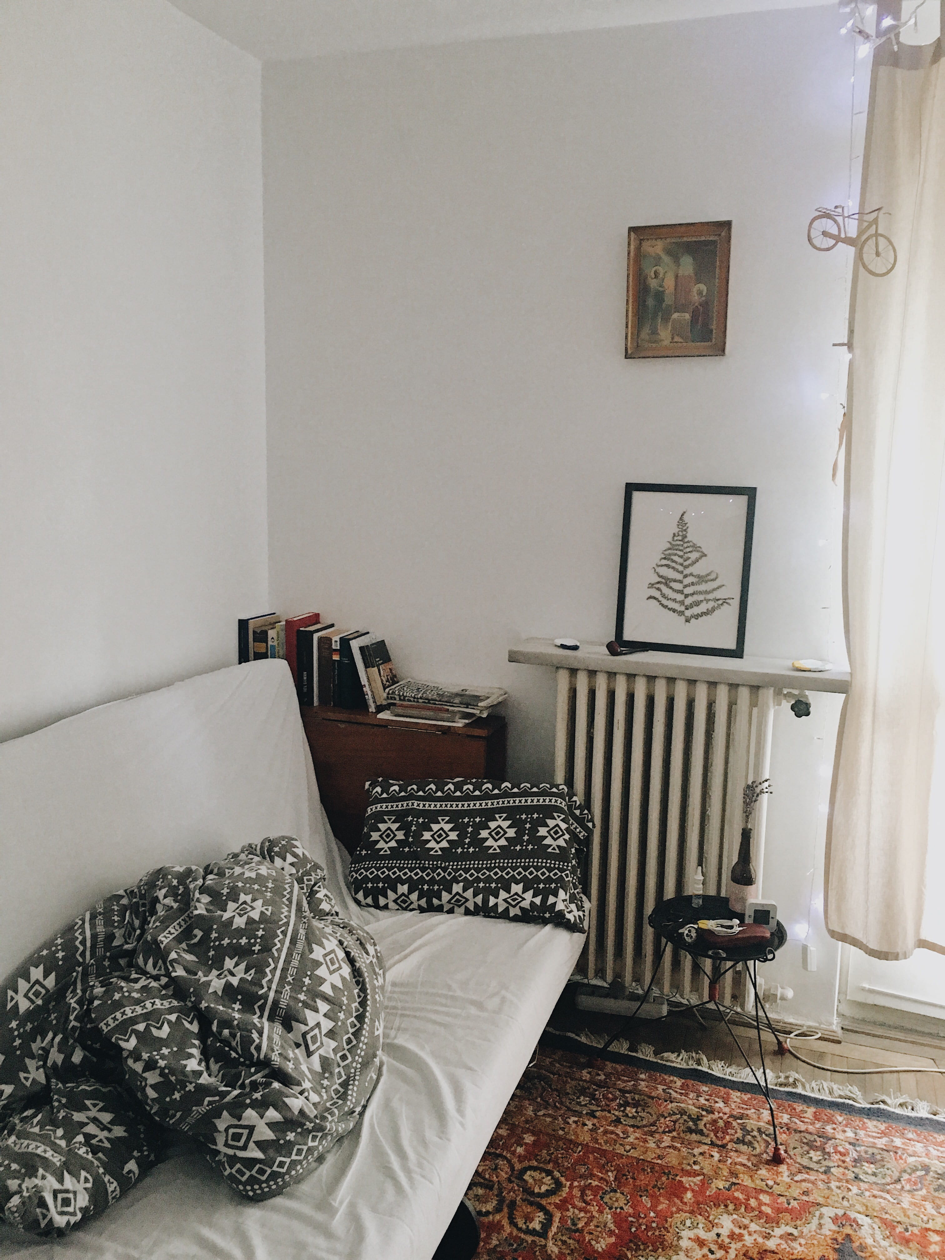 housing, pillows, white, home, picture frame, table, carpet - decor, home showcase interior, wall - building feature, chair, luxury, absence, seat, minimal, Phone HD Wallpaper