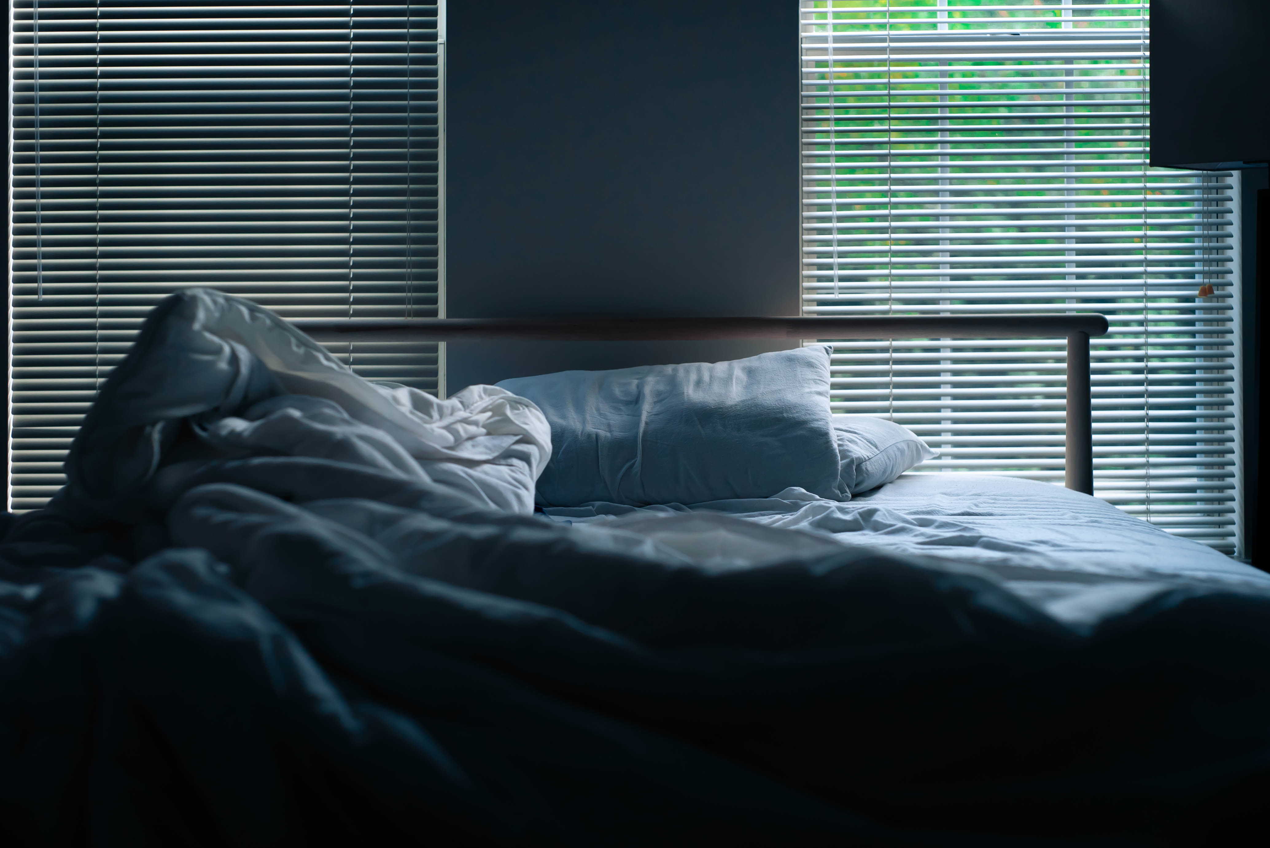 modern, sleeping, morning, light, residential District, blinds, headboard, luxury, lifestyles, no People, electric Lamp, furniture, home Interior, HD Wallpaper