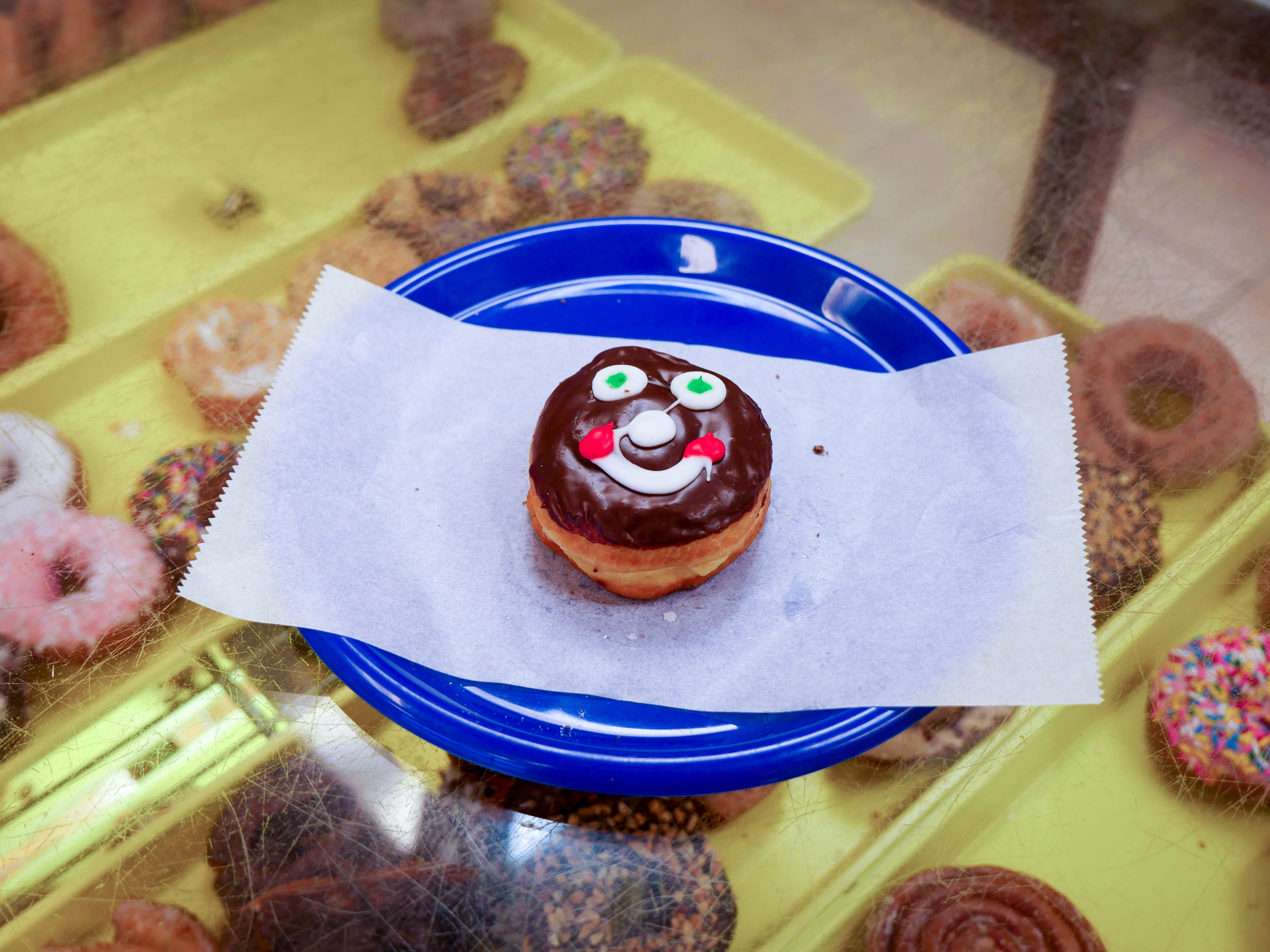 sitting, blue, fun, indoors, serving size, treat, still life, sugar, food, ready-to-eat, table, pastry, colorful, donut, yeast, snack, sprinkles, indulgence, HD Wallpaper