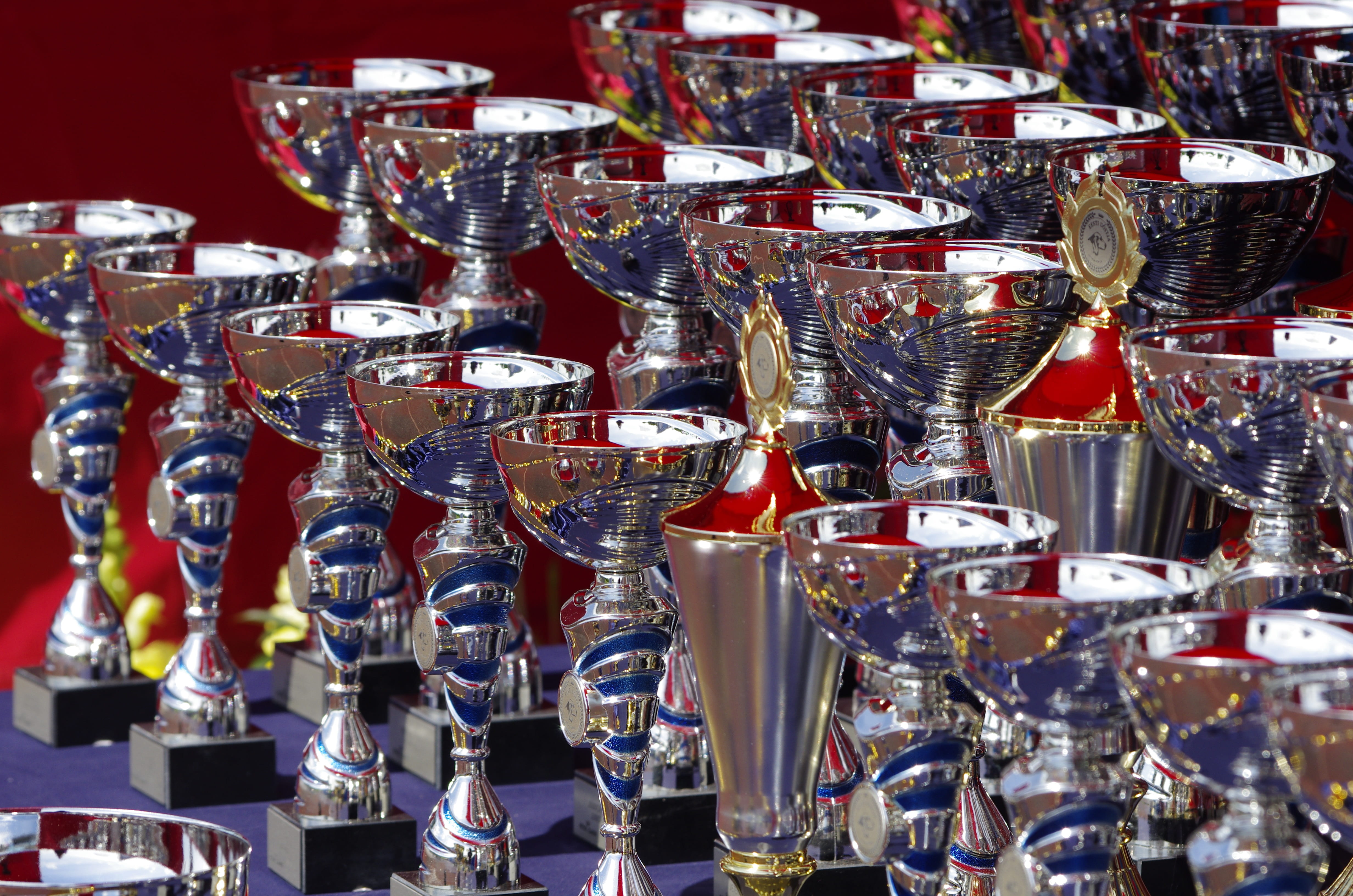 for sale, shiny, choice, no people, still life, retail display, glass, abundance, large group of objects, business, trophies, sale, silver, retail, market, HD Wallpaper