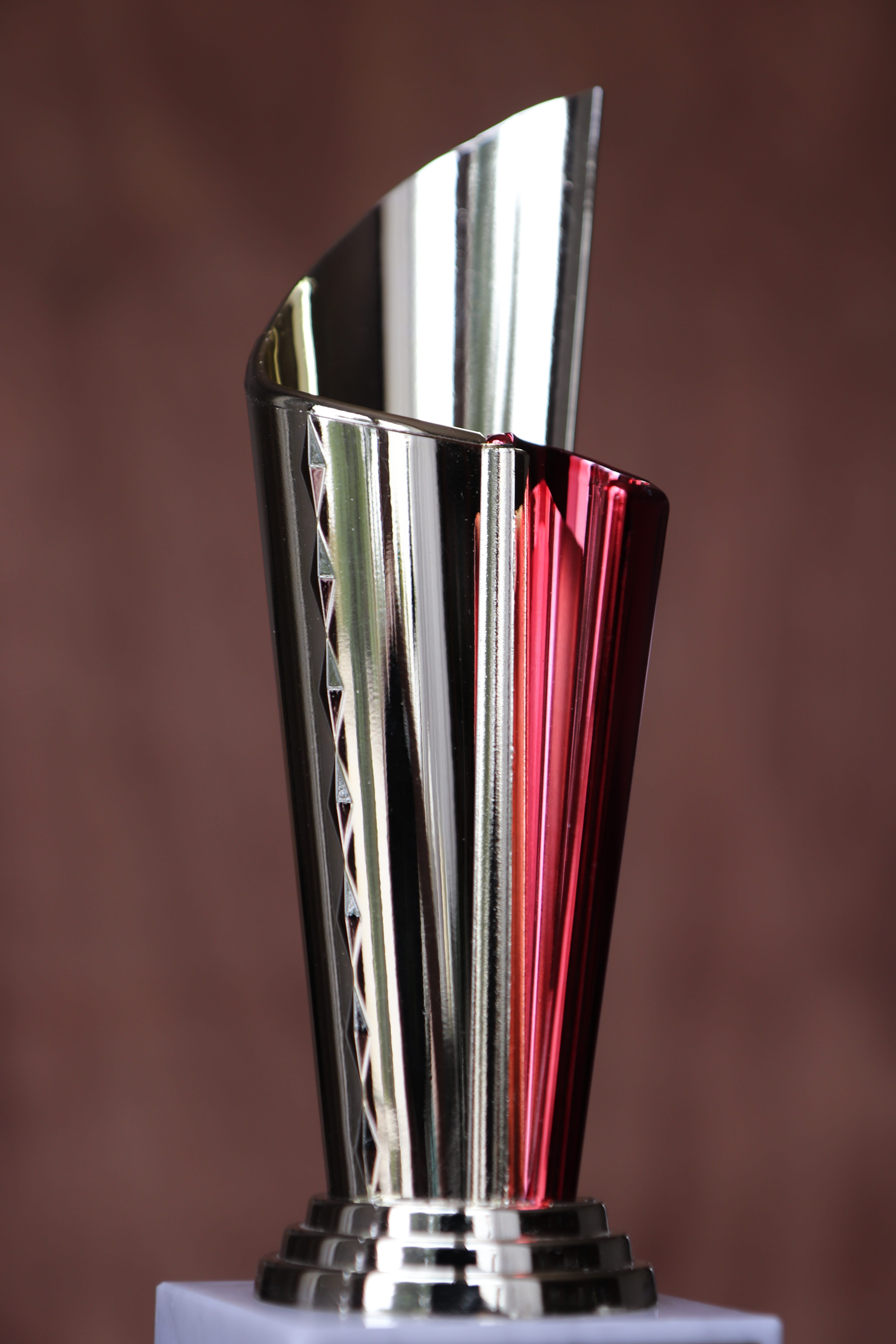 harmonious, still life, success, red, indoors, gloss, focus on foreground, skill, competition, no people, sport, grey, swinging, winning, achievement, silver colored, Phone HD Wallpaper