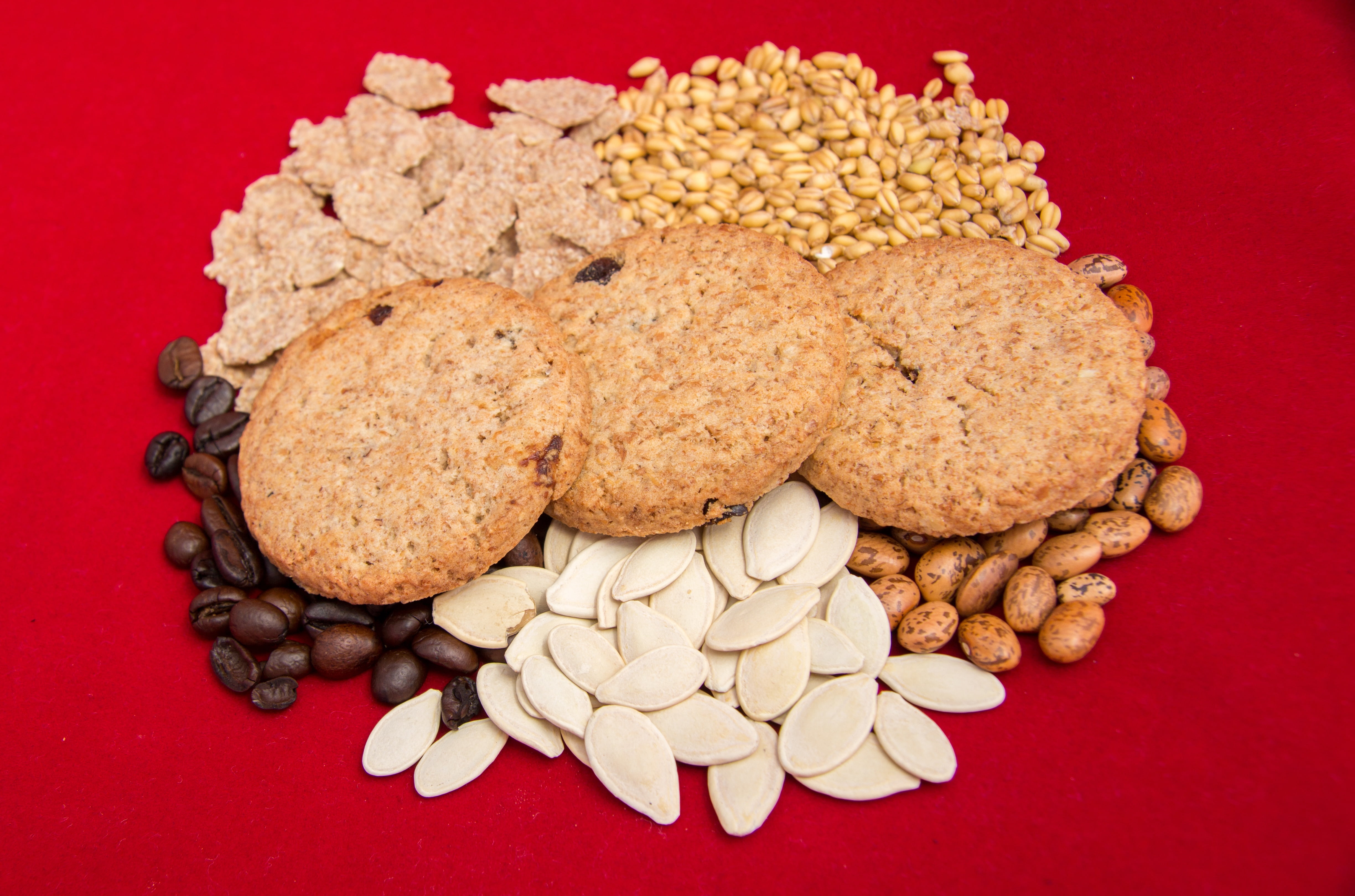 placer, delicious, red background, wellbeing, macro, tasty, food, cookie, colored background, cookies, snack, nutrition, food and drink, studio shot, oatmeal, HD Wallpaper