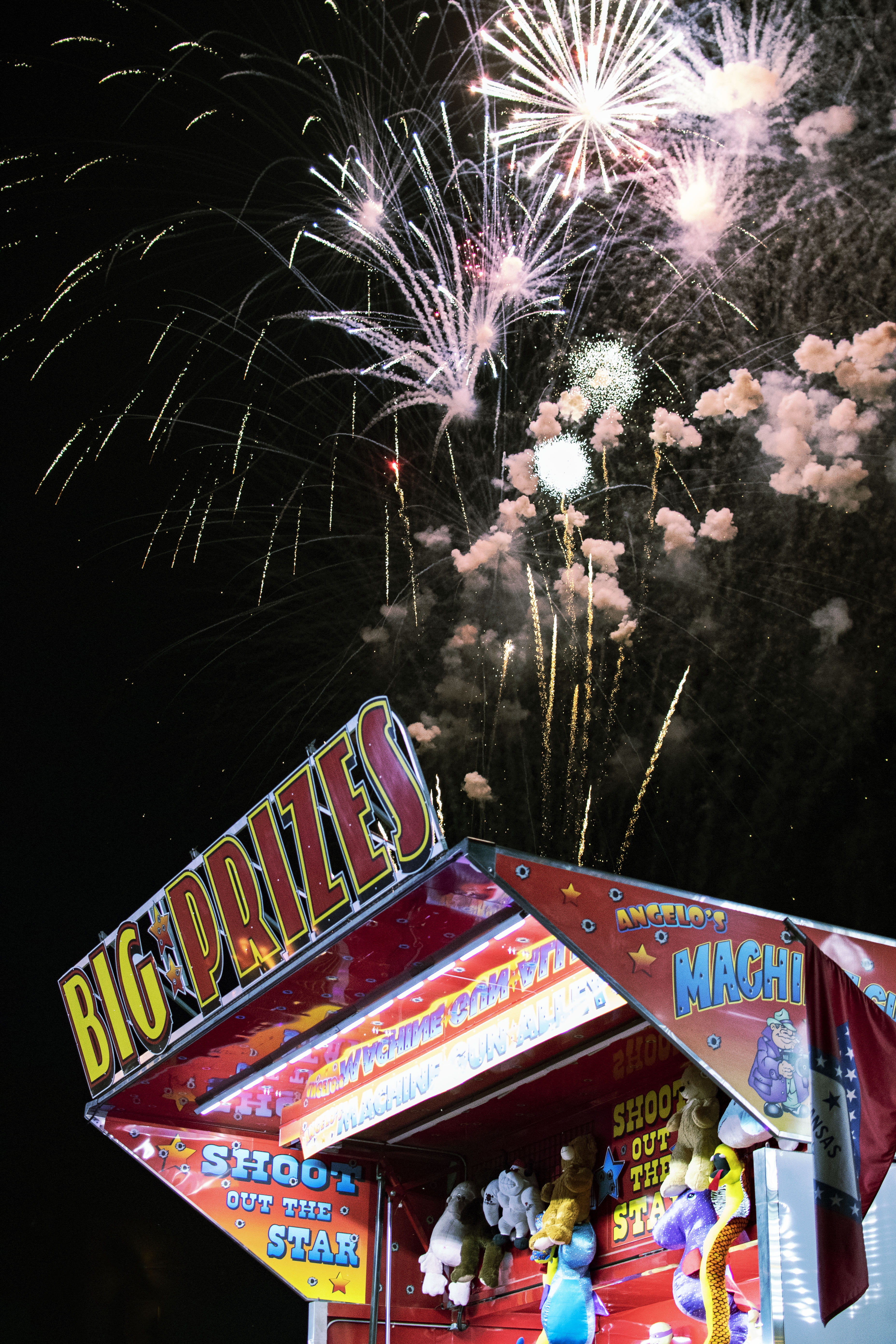 arts culture and entertainment, fireworks, lighting, architecture, show, booth, outdoors, big prizes, blurred motion, glowing, firework - man made object, Phone HD Wallpaper