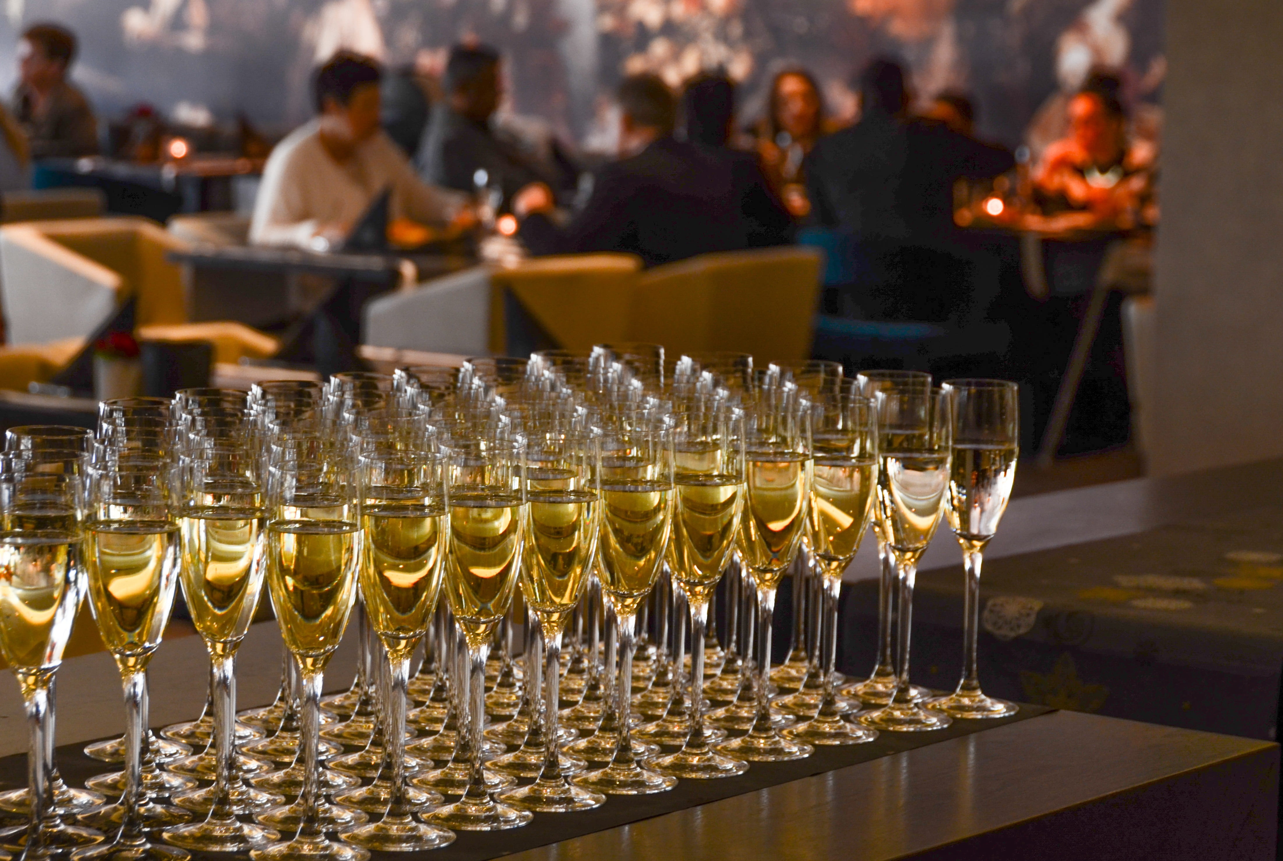 drink, gold, food, refreshment, party, tray, decoration, champagne, food and drink, flute, household equipment, wine, glass, restaurant, luxury, photography, HD Wallpaper
