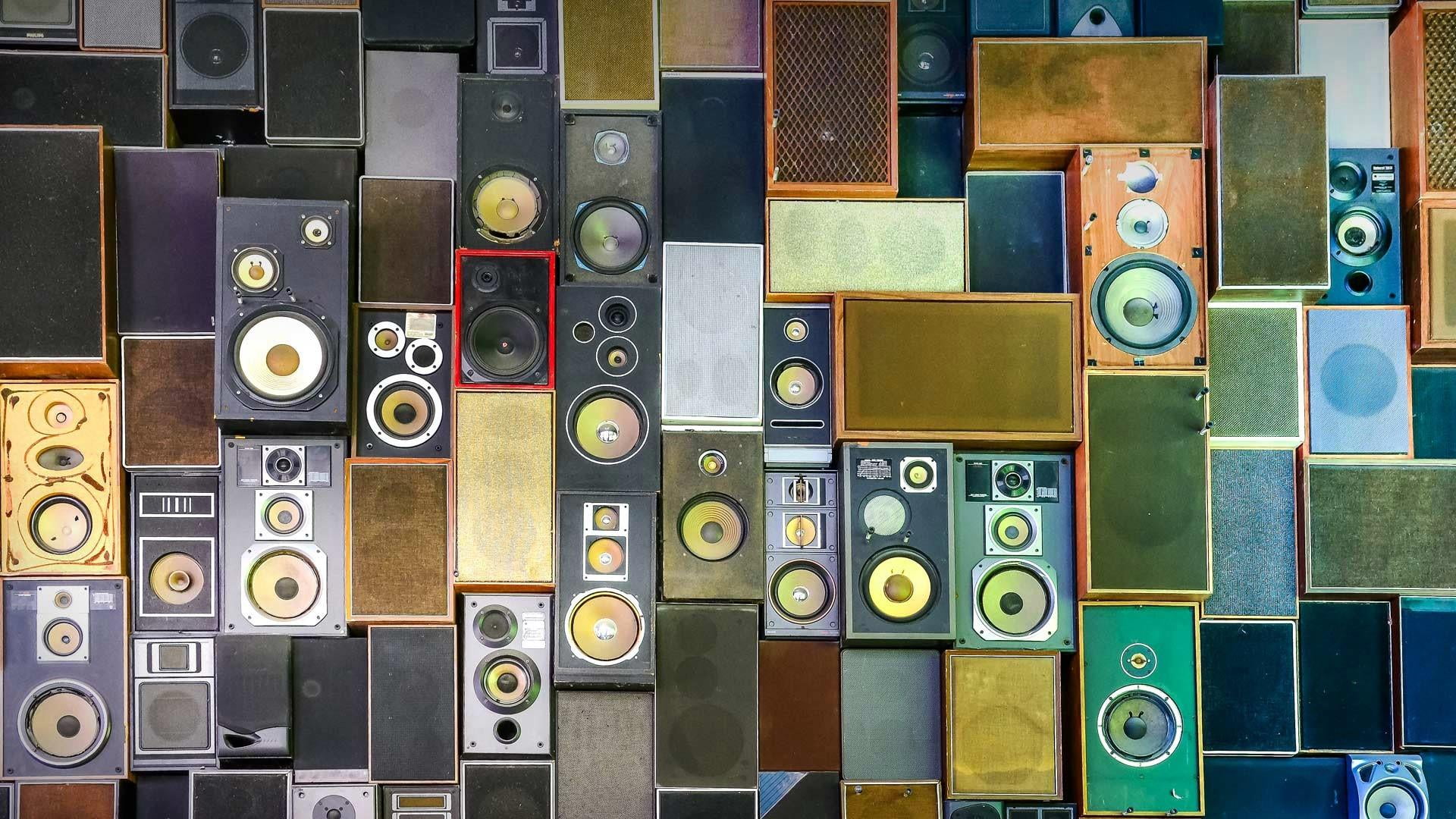 indoors, collection, record, technology, vintage style, choice, equipment, stereo, 1080P, retro, in a row, large group of objects, arts culture and entertainment, HD Wallpaper