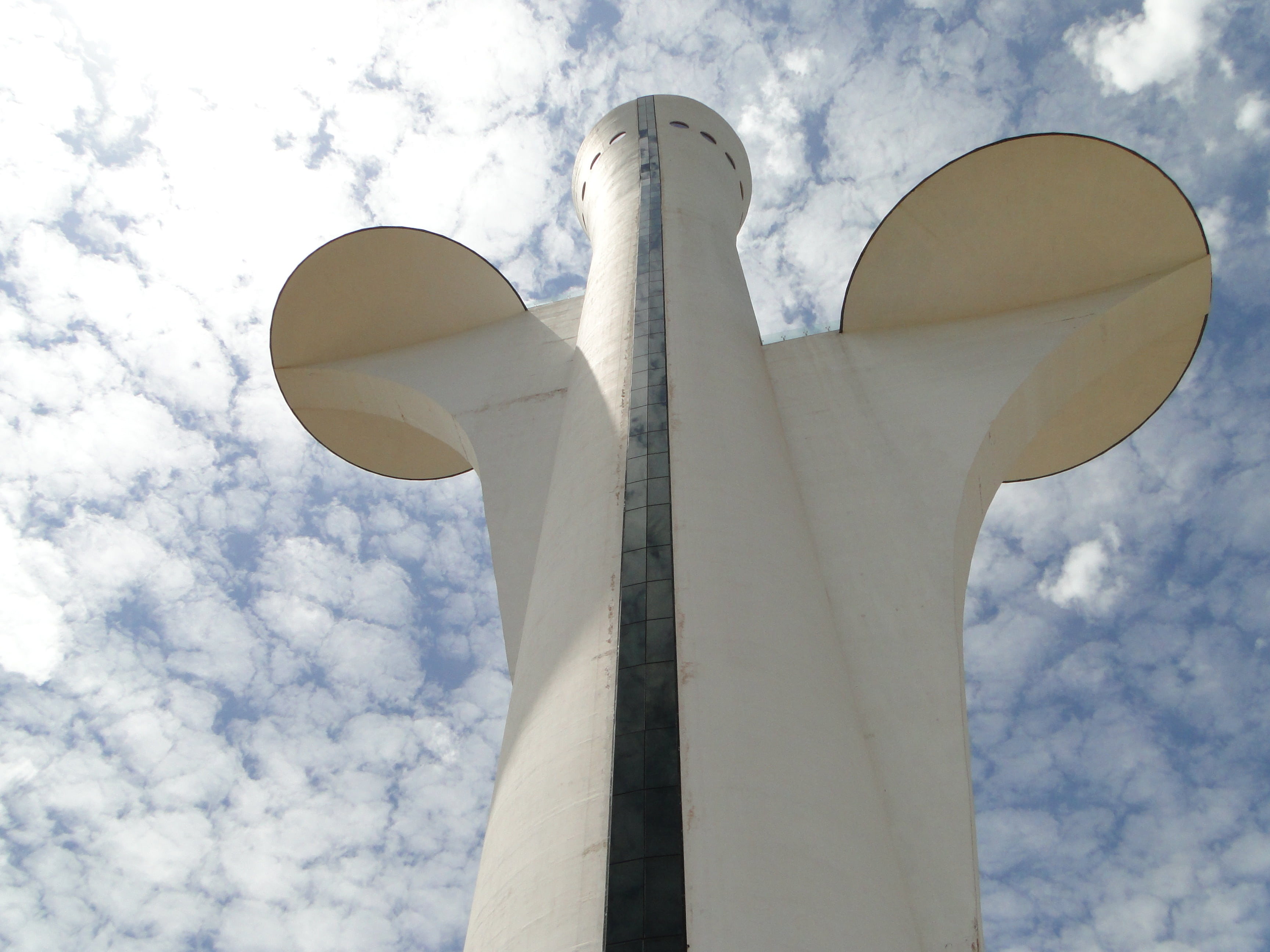 2K, outdoors, white color, memorial, megaphone, cloud - sky, travel, sky, tall - high, brazil, building exterior, tower, directly below, technology, day, HD Wallpaper