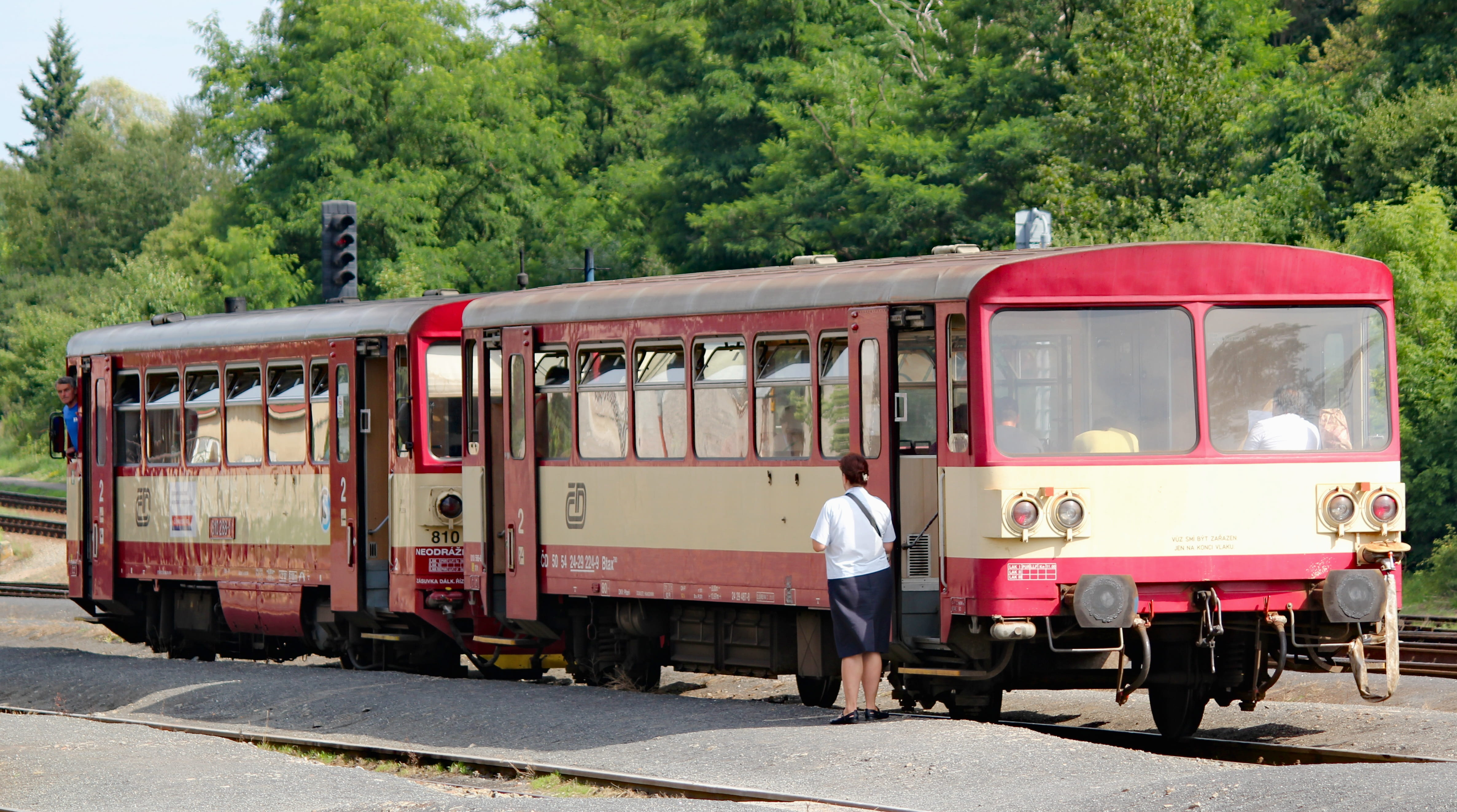 mode of transportation, train - vehicle, motor, real people, public transportation, the conductor, train, day, wagon, travel, people, group of people, transport, HD Wallpaper