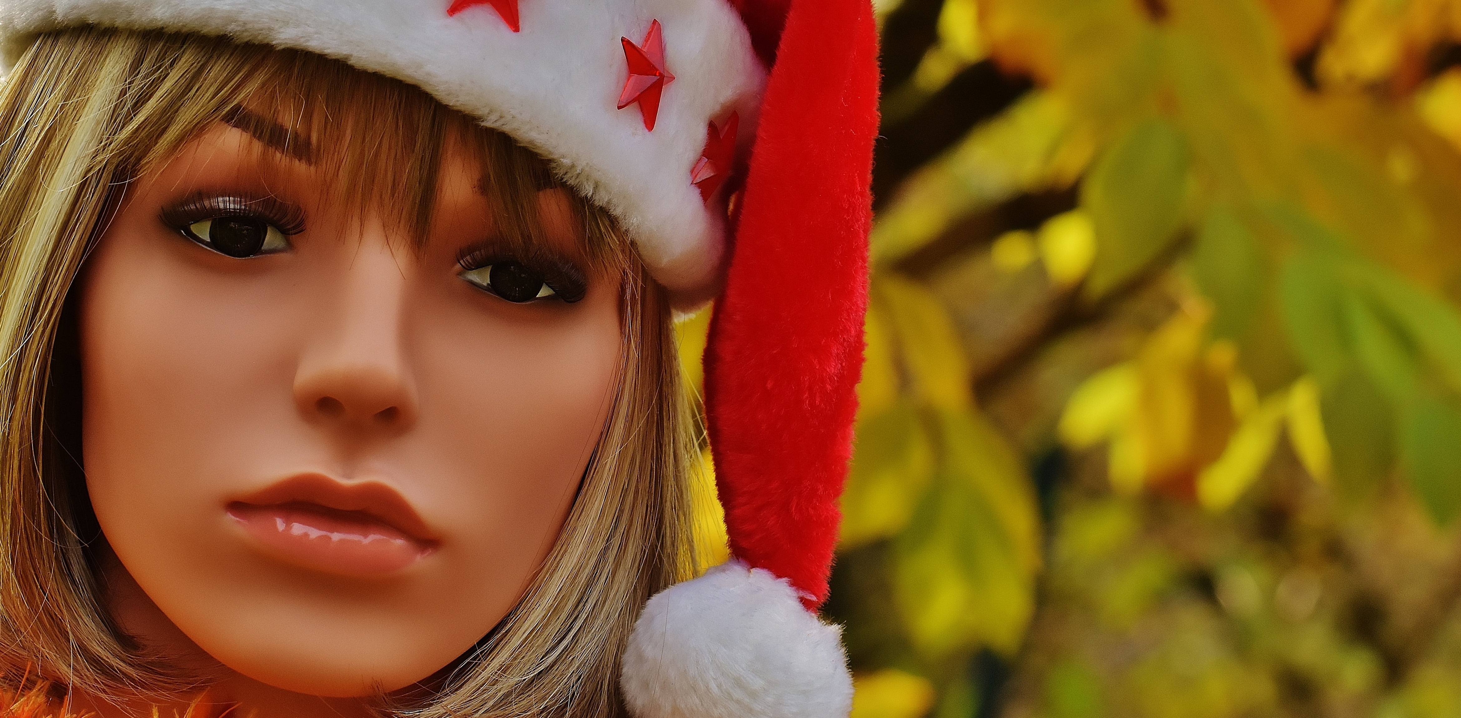 looking at camera, close-up, head, attractive, romantic, one person, eyes, make-up, female, young woman, face, shooting, photography, portrait, hat, 4K, HD Wallpaper