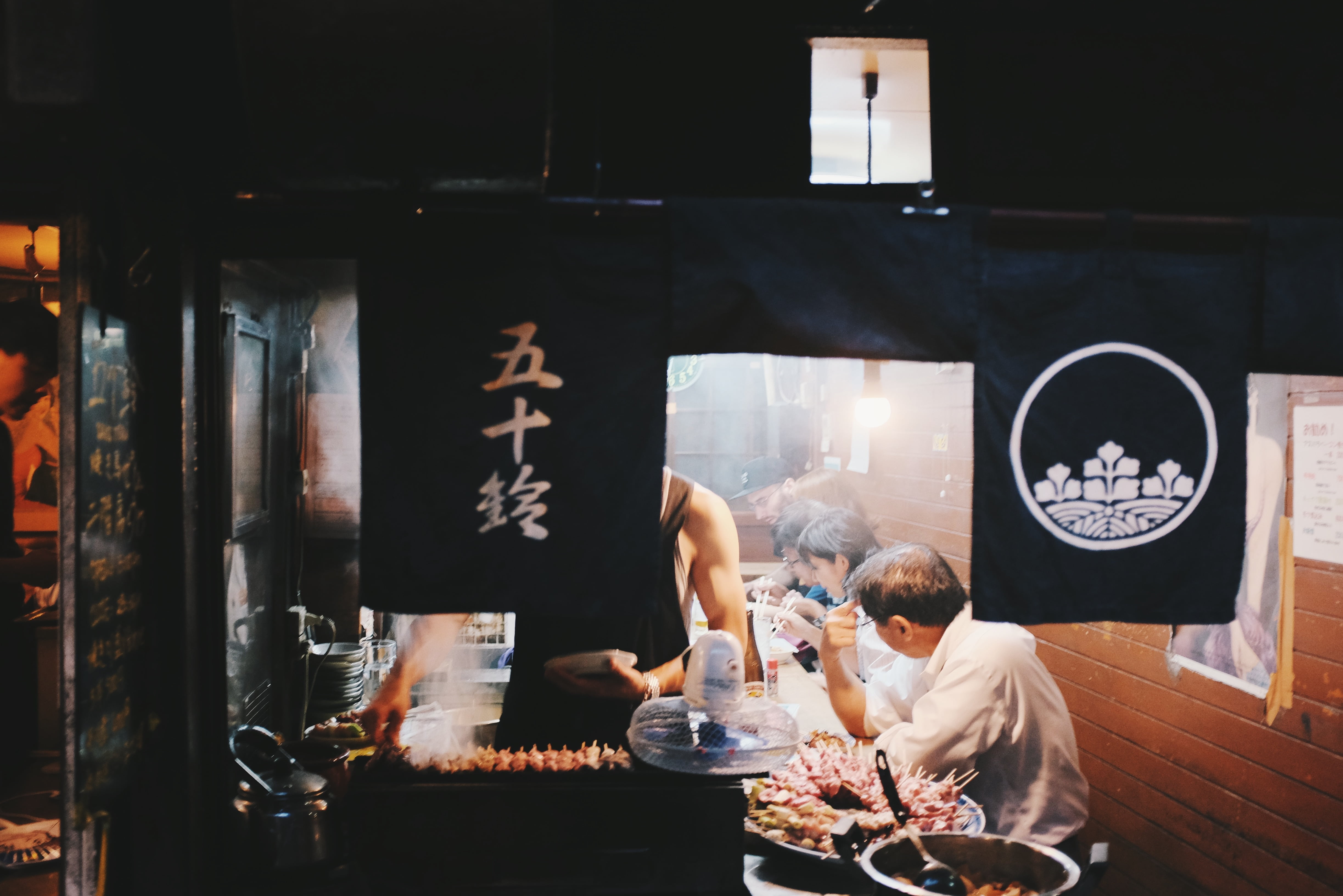 sand, only men, 4K, sitting, food, men, kitchen, indoors, japanese, standing, table, males, food and drink, women, breakfast, glass, grill, young adult, HD Wallpaper