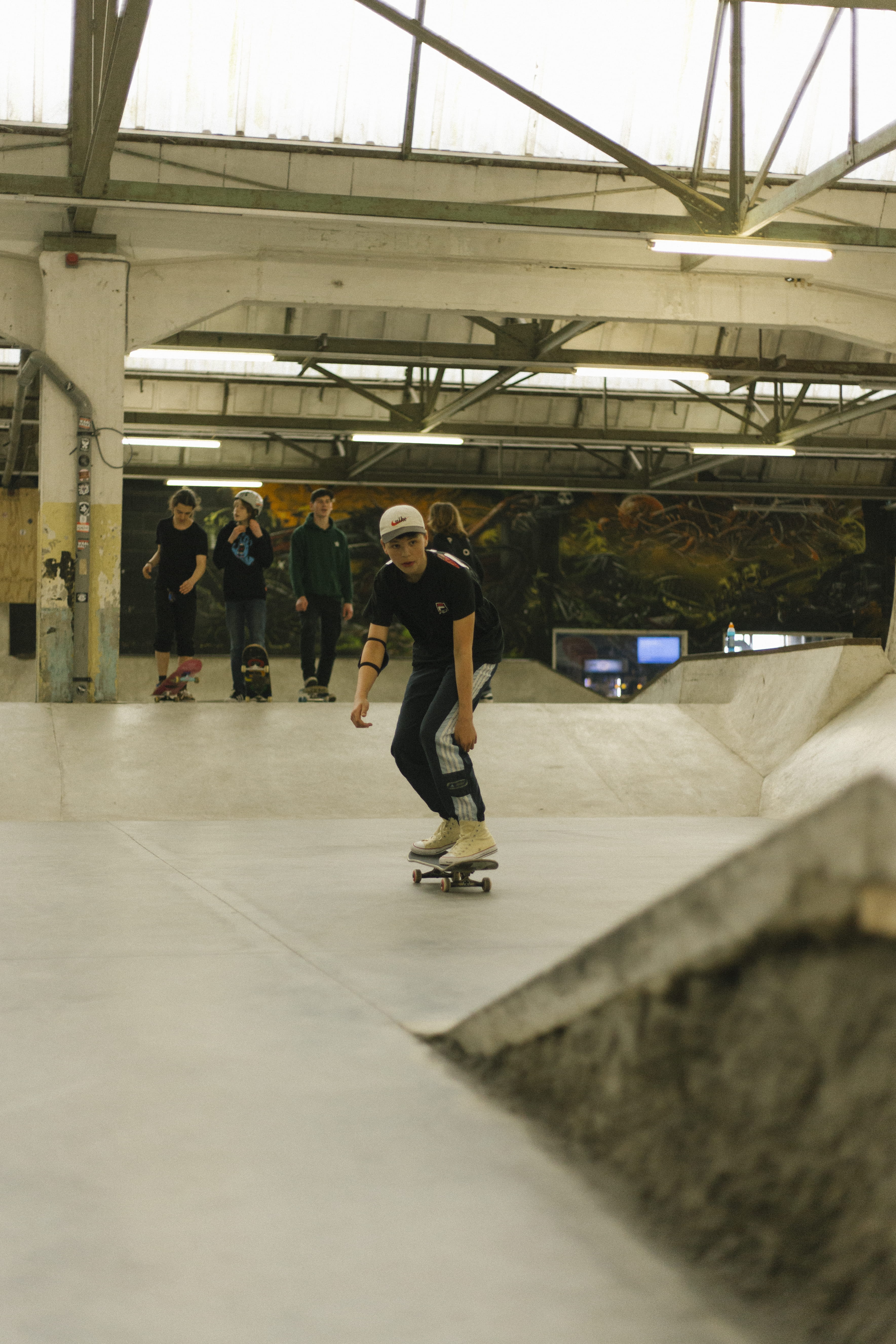 women, indoors, photography, clothing, pedestrian, skateboard, casual clothing, sports, transportation, lifestyles, ice skating, playing, real people, people, Phone HD Wallpaper