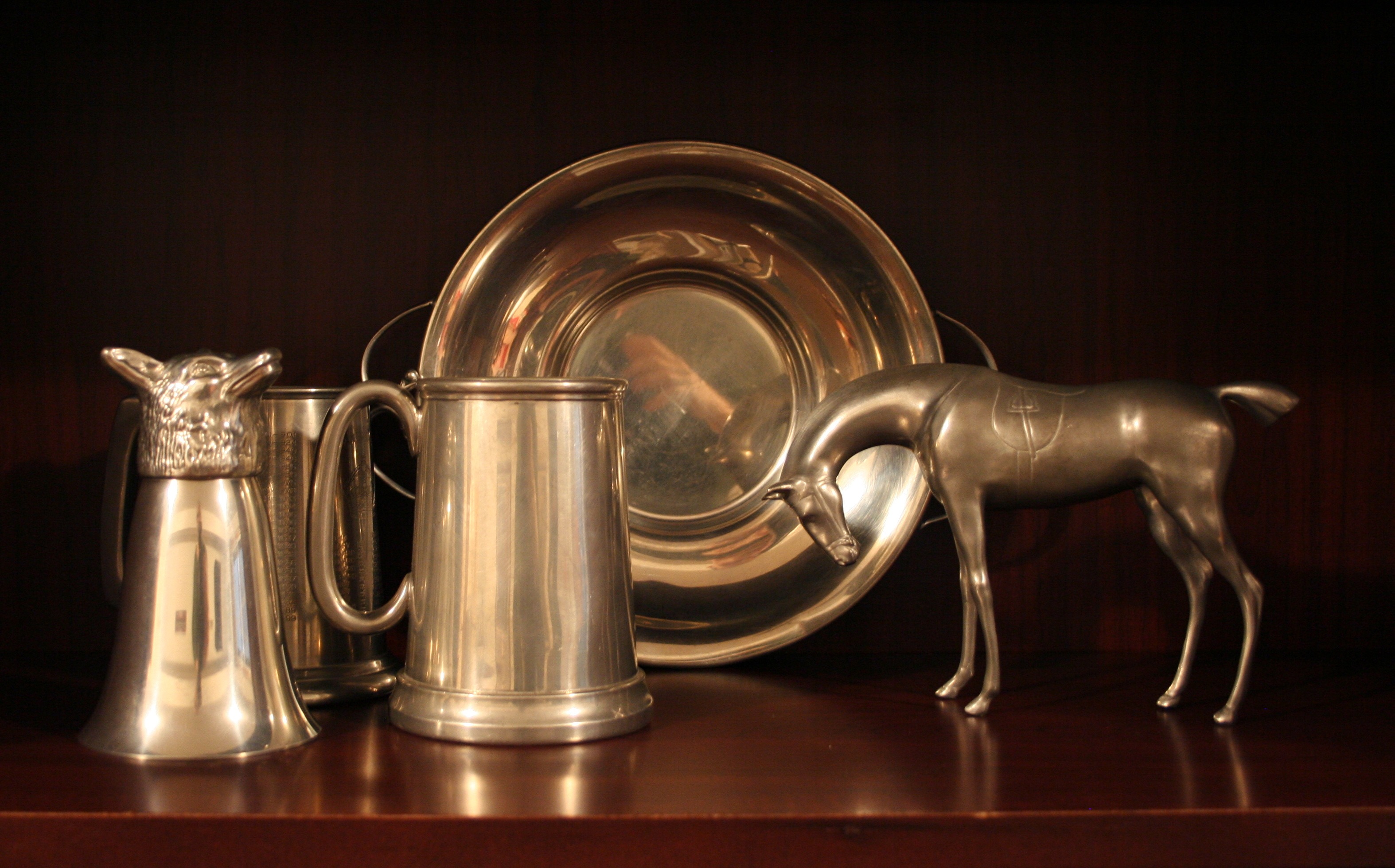 table, sculpture, pewter, food and drink, decors, two objects, metal, human representation, arts culture and entertainment, figurine, collection, indoors, HD Wallpaper