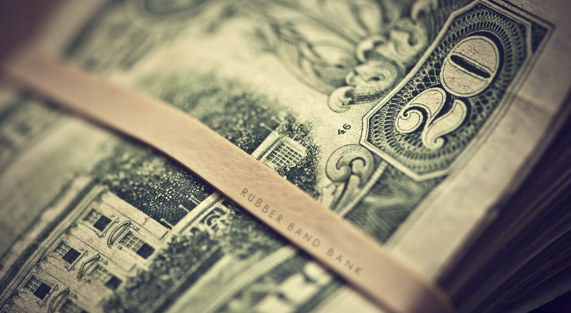 making money, no people, success, business, banknote, paper currency, banking, bringing home the bacon, wealth, single object, economy, luxury, consumerism, HD Wallpaper