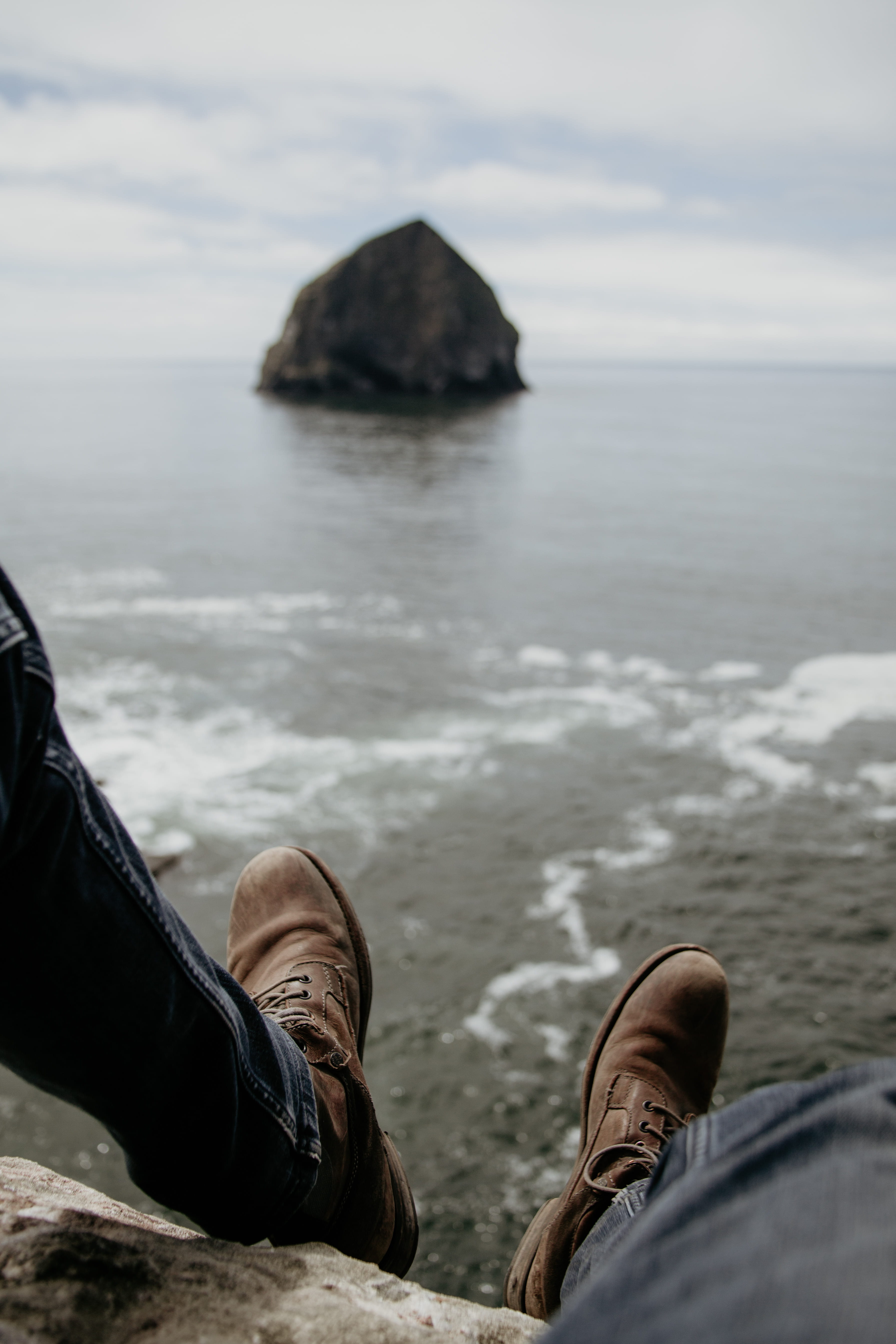 low section, land, bokeh, hang, rock, boot, adventure, human limb, day, person, human body part, sky, feet, personal perspective, one person, water, human leg, Phone HD Wallpaper