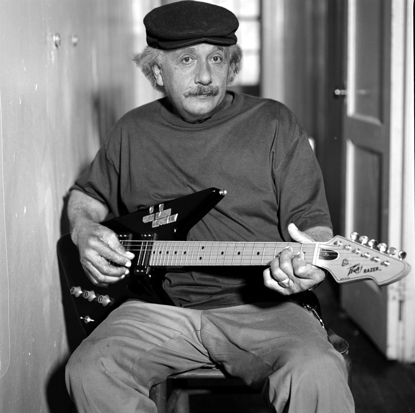 arts culture and entertainment, mature men, artist, casual clothing, Jazz, Guitar, music, three quarter length, Soul, electric guitar, hat, musician, one person, HD Wallpaper