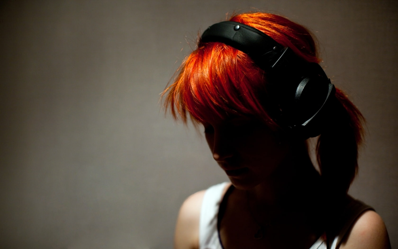 headphones, x, redheads, williams, band, Hayley Williams, art, hayley, hd, singers, girl, celebrity, paramore, wal, people, 720P, HD Wallpaper