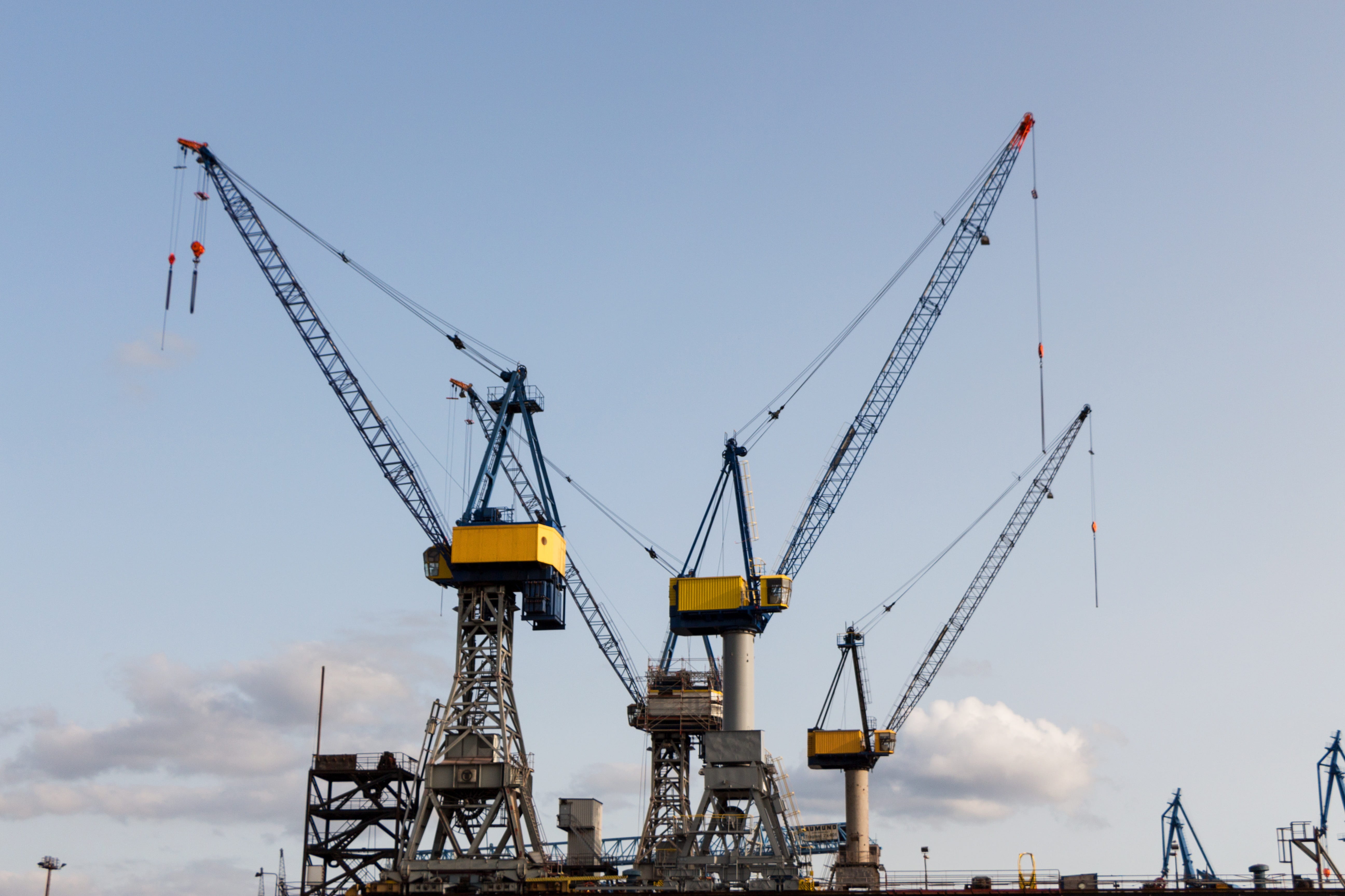 construction site, metal, 5K, elbe, container platform, landungsbrücken, nature, crane - construction machinery, port of hamburg, business, sky, crane, HD Wallpaper