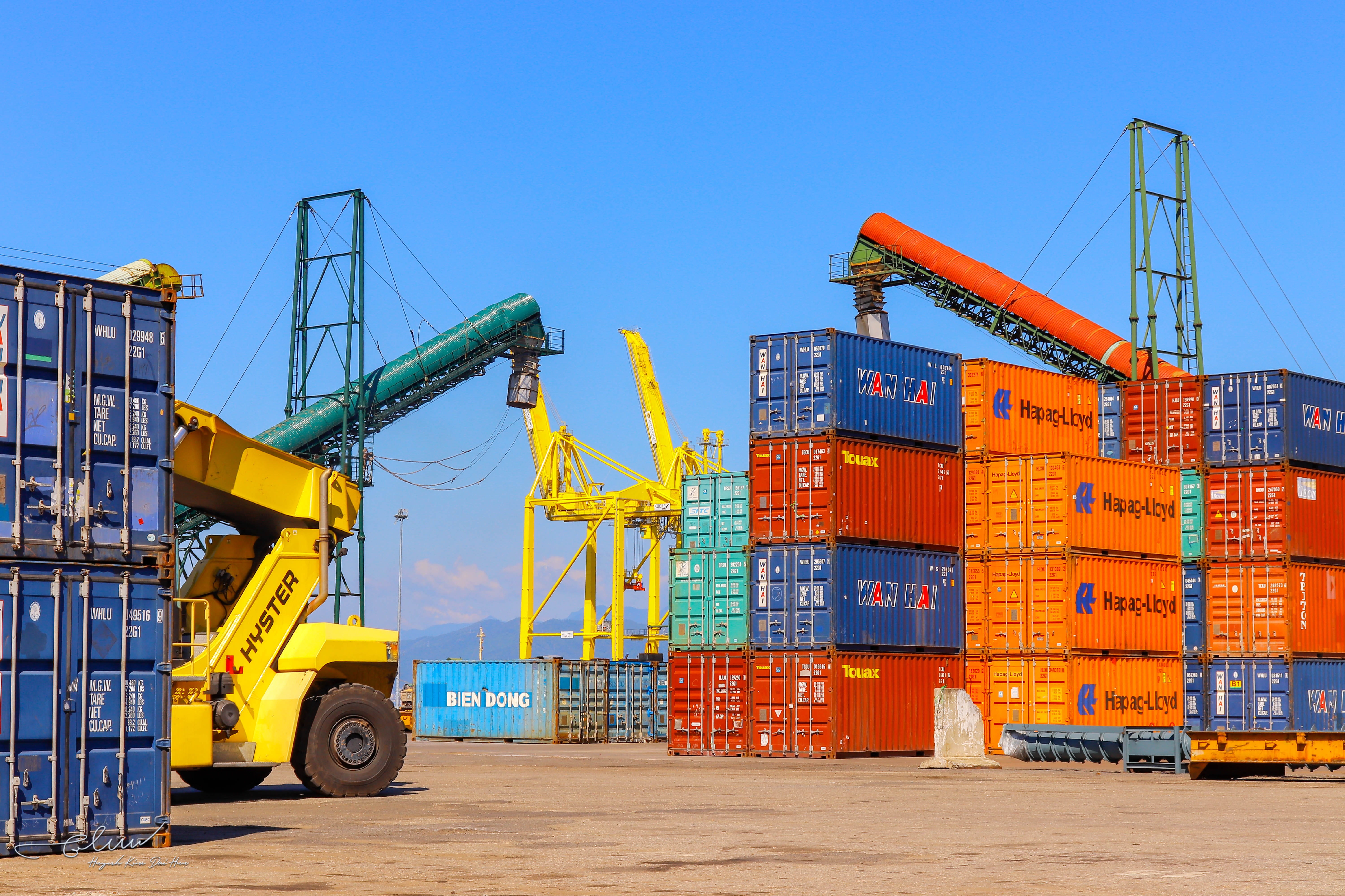 ship, trading, the boat, unloading, architecture, the row, pier, outdoors, distribution warehouse, the sea, harbor, mode of transportation, cargo container, HD Wallpaper