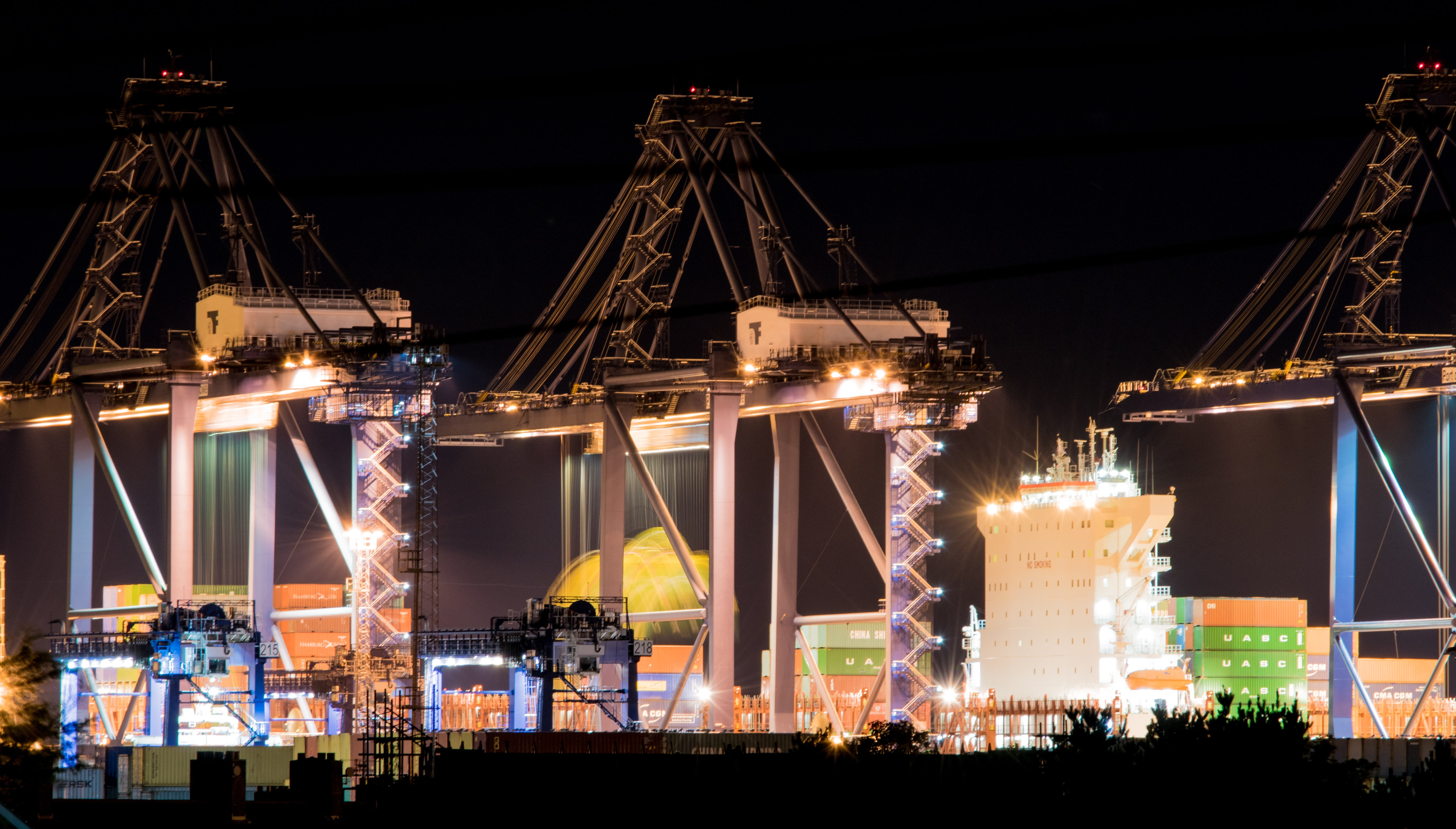 fra, 5K, seaside, nature, night, freight transportation, illuminated, transport, cargo, vessel, docks, nautical vessel, metal, shipping, architecture, HD Wallpaper