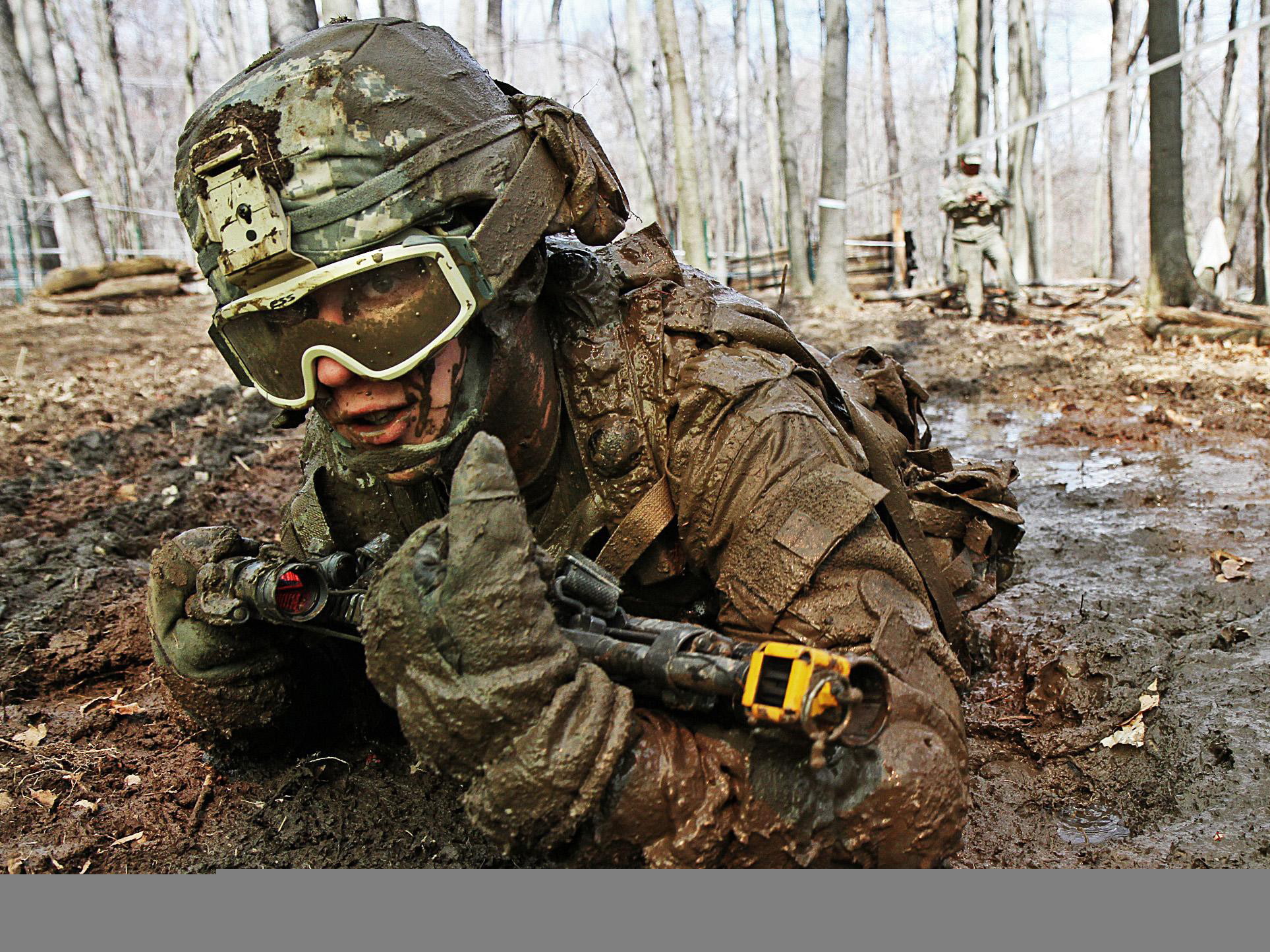 costume, 1080P, machine, green, camouflage, sight, mask, exercises, weapons, helmet, soldiers, HD Wallpaper