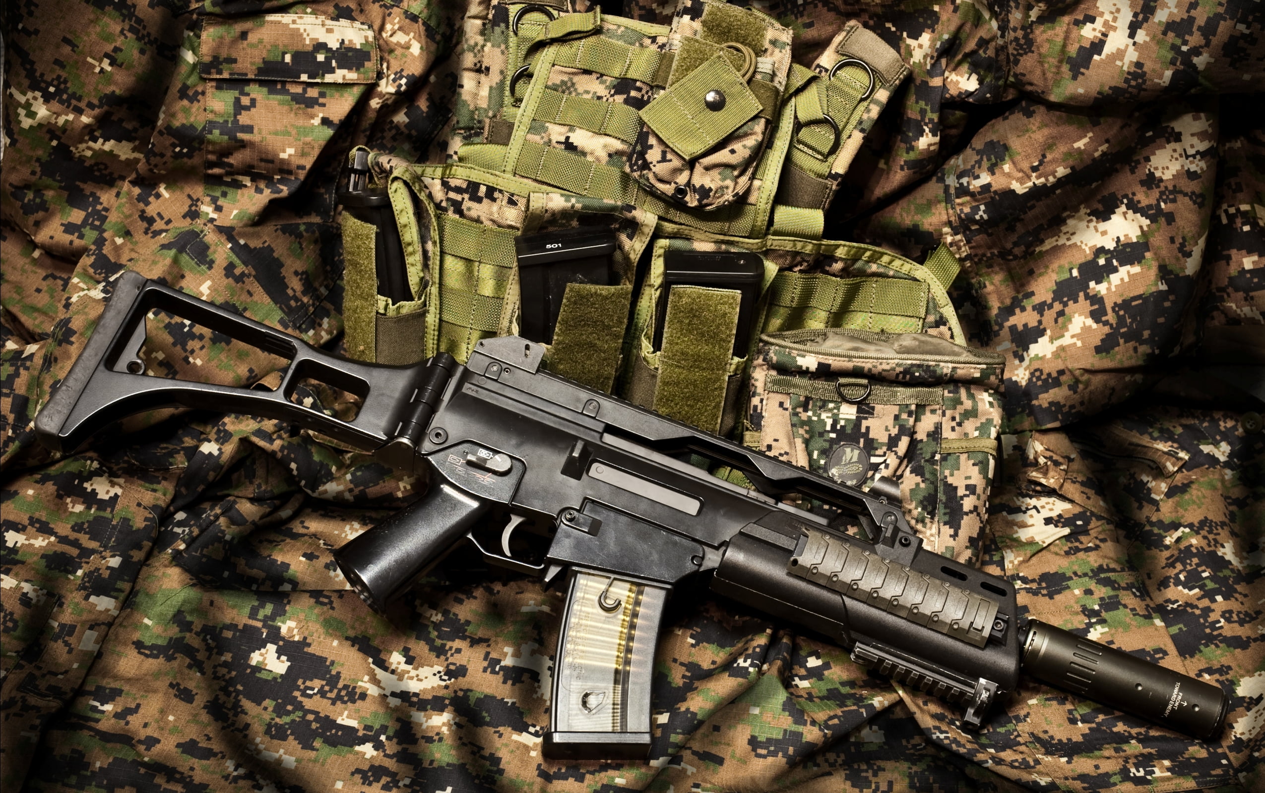 rifle, tokyo, aggression, field, abandoned, high angle view, damaged, security, no people, target shooting, gun, black, Machine Gun, armed forces, 1080P, HD Wallpaper