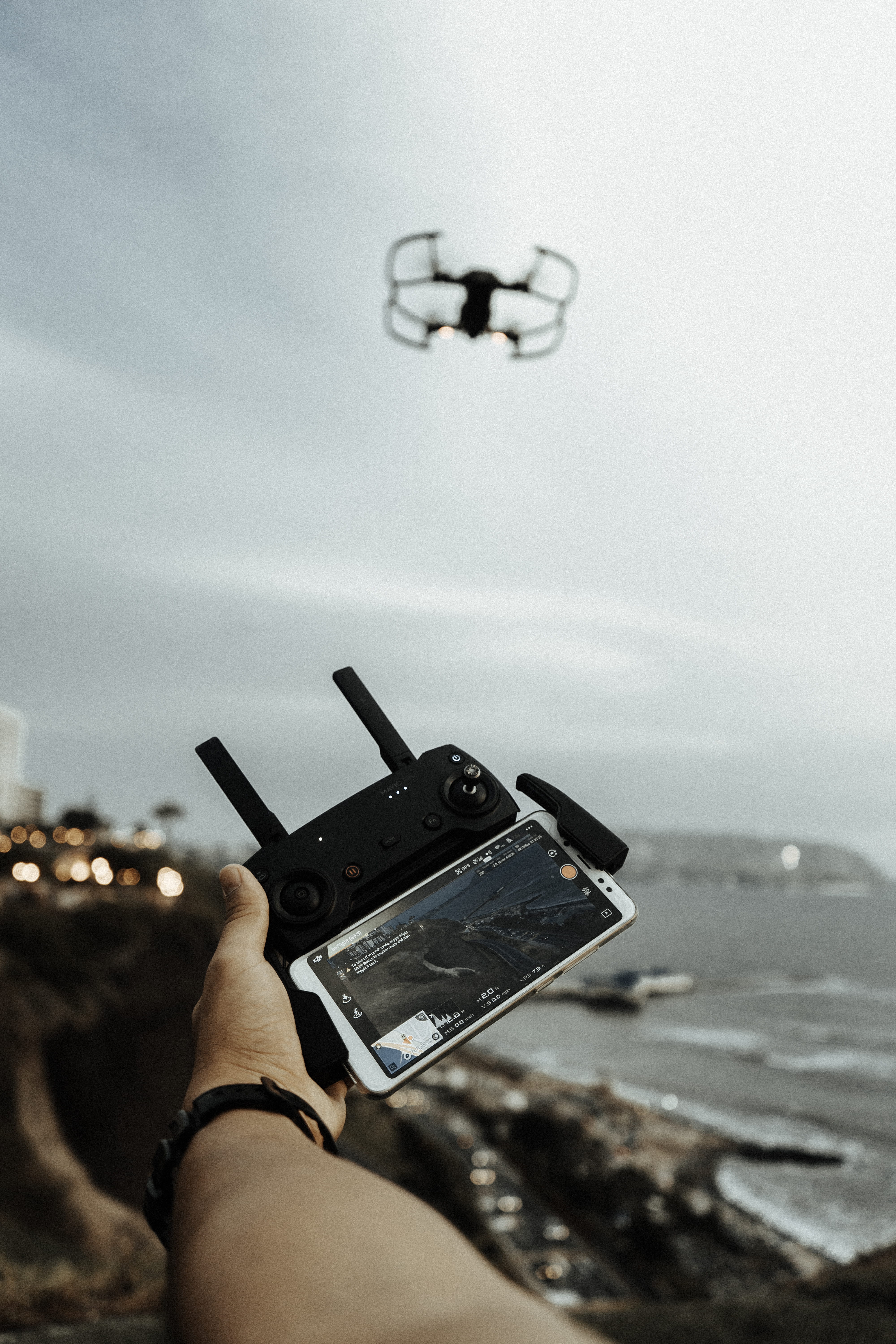 smartphone, town, using, nature, face, city, aggression, drone, real people, day, unrecognizable person, controlling, building, human, architecture, selfie, Phone HD Wallpaper