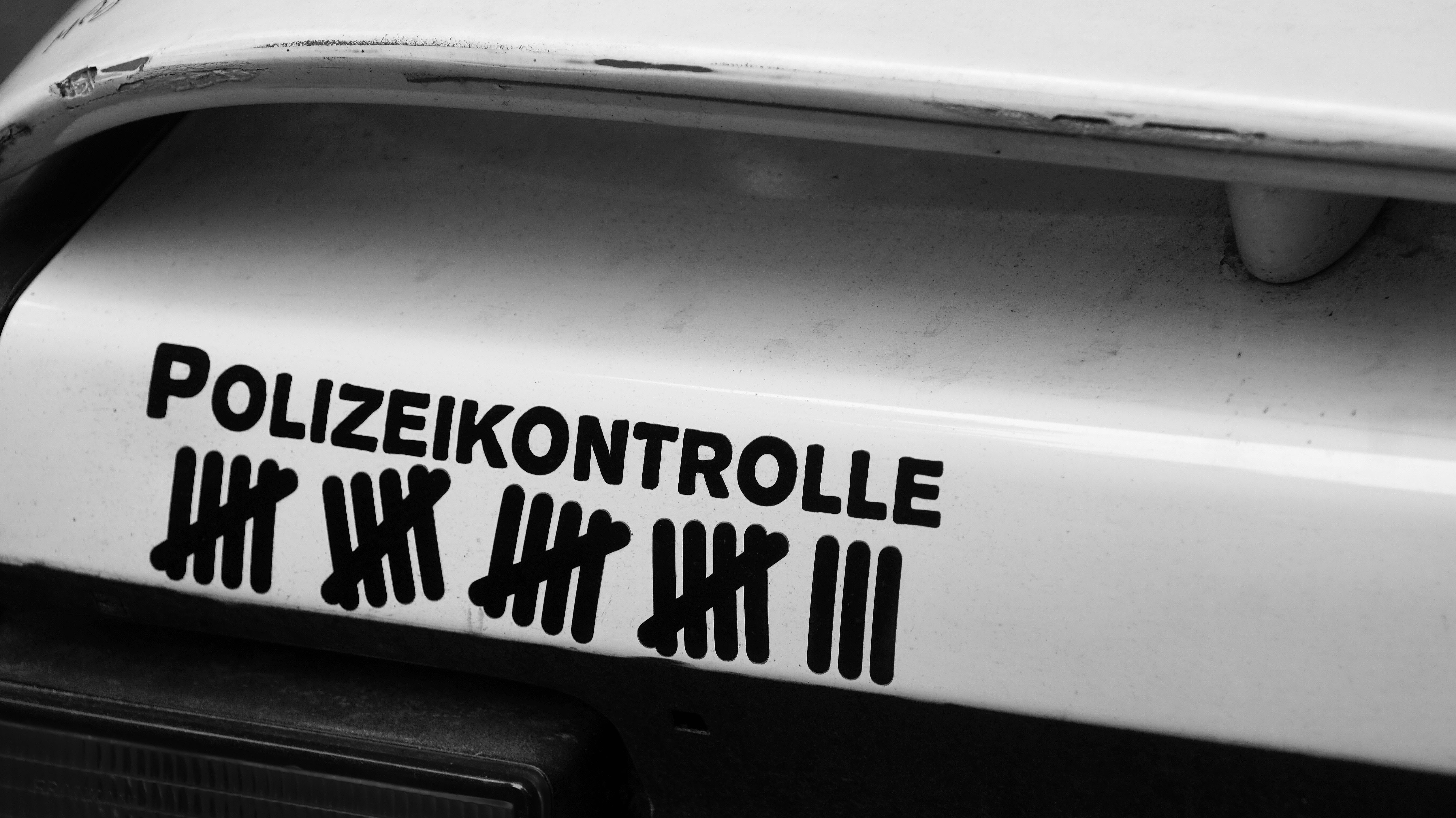 mode of transportation, warning sign, western script, architecture, 5K, transportation, city, day, information, poland, kontrole, car, no people, cargo vehicle, HD Wallpaper