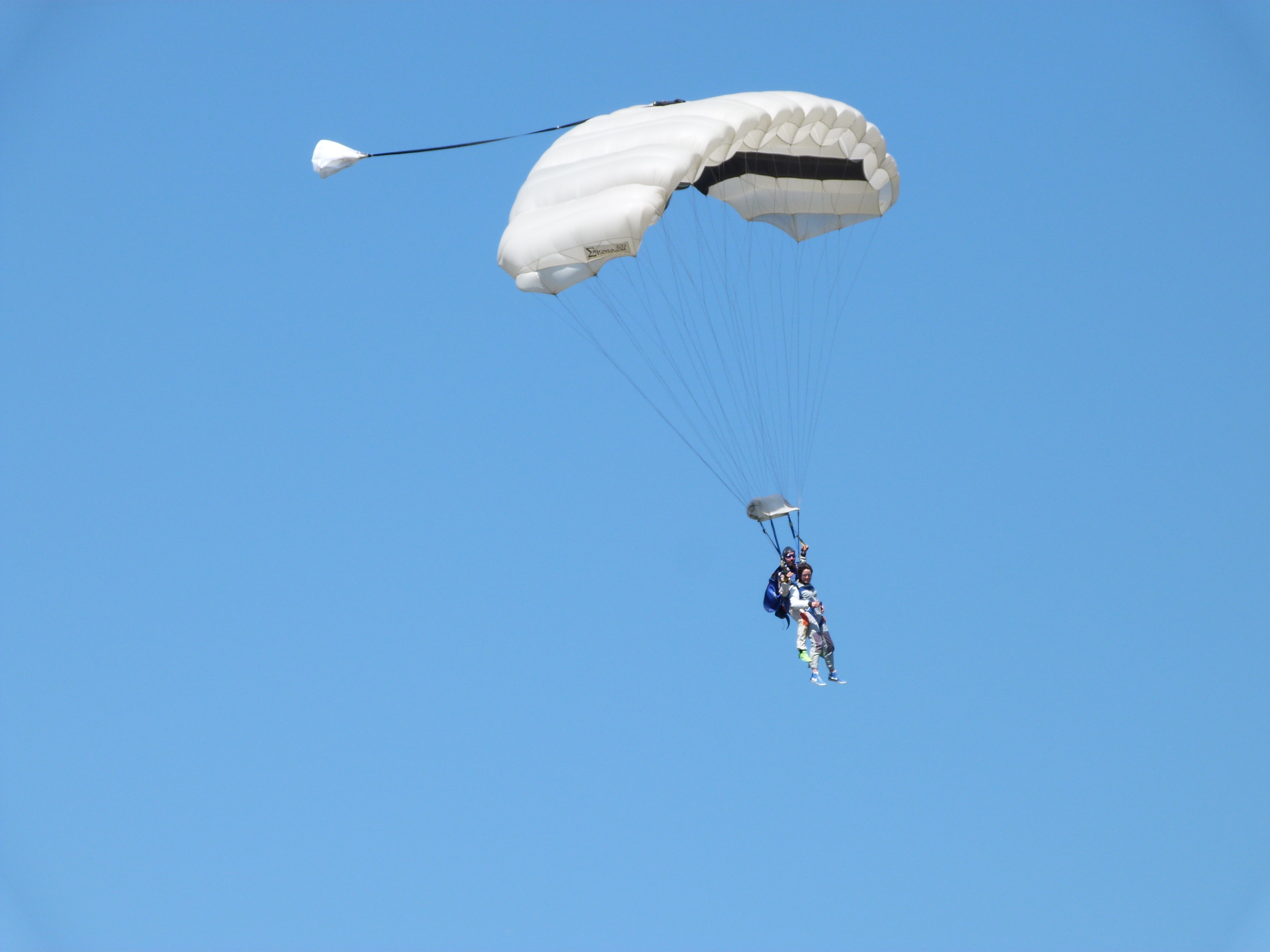 nature, paragliding, one person, jump, real people, joy, double, baptism, flying, extreme sports, unrecognizable person, sport, blue, copy space, parachute, HD Wallpaper