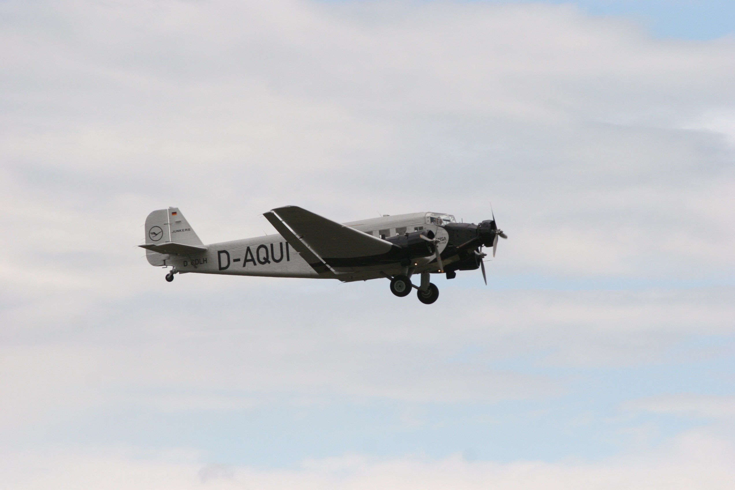 england, historically, flugshow, transportation, air vehicle, airshow, aircraft, low angle view, nature, mode of transportation, on the move, military airplane, HD Wallpaper