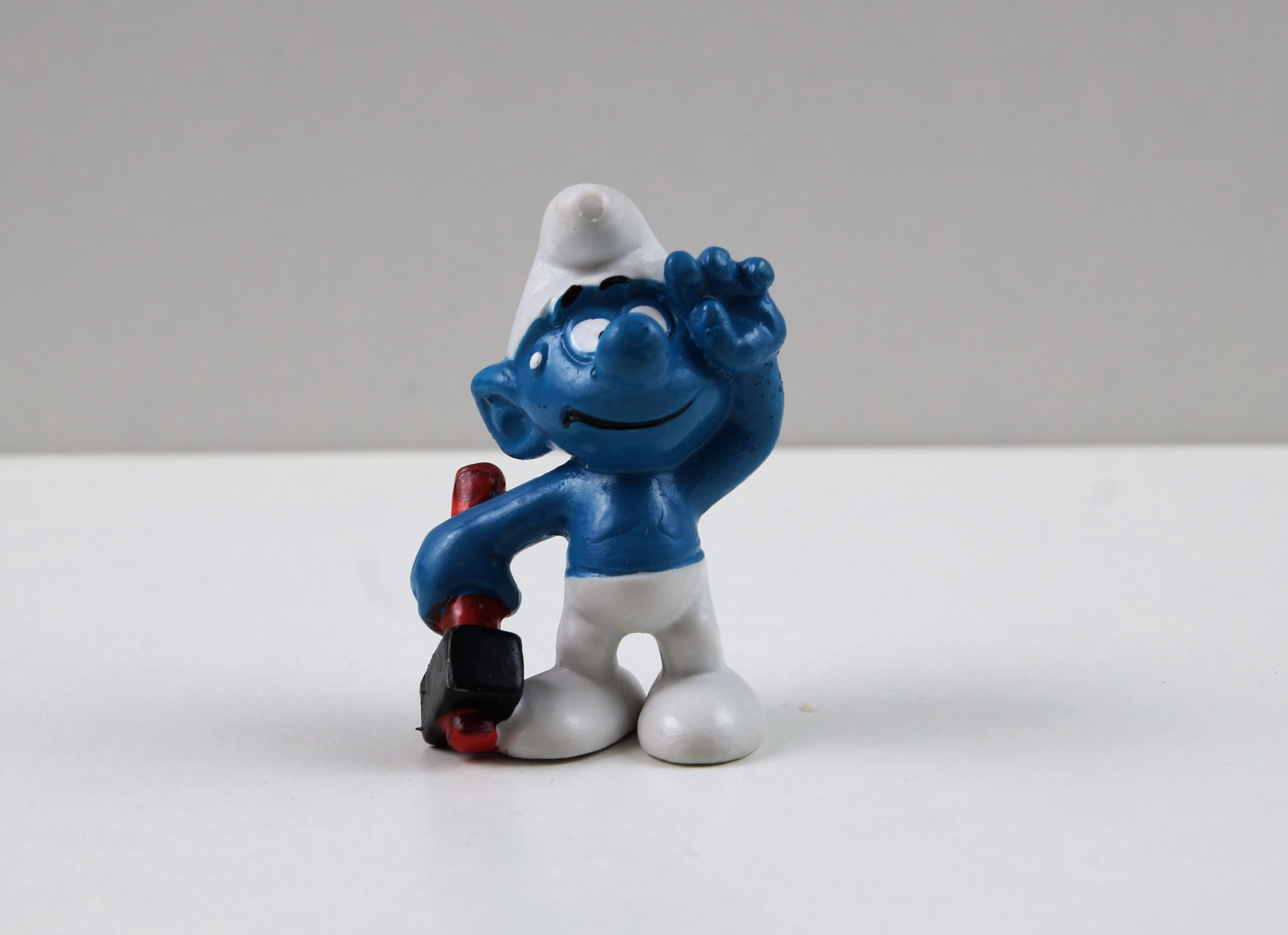 craftsman smurf, people, robot, anthropomorphic, blue, art and craft, copy space, 4K, conflict, decoration, close-up, Smurfs, no people, studio shot, gray background, HD Wallpaper