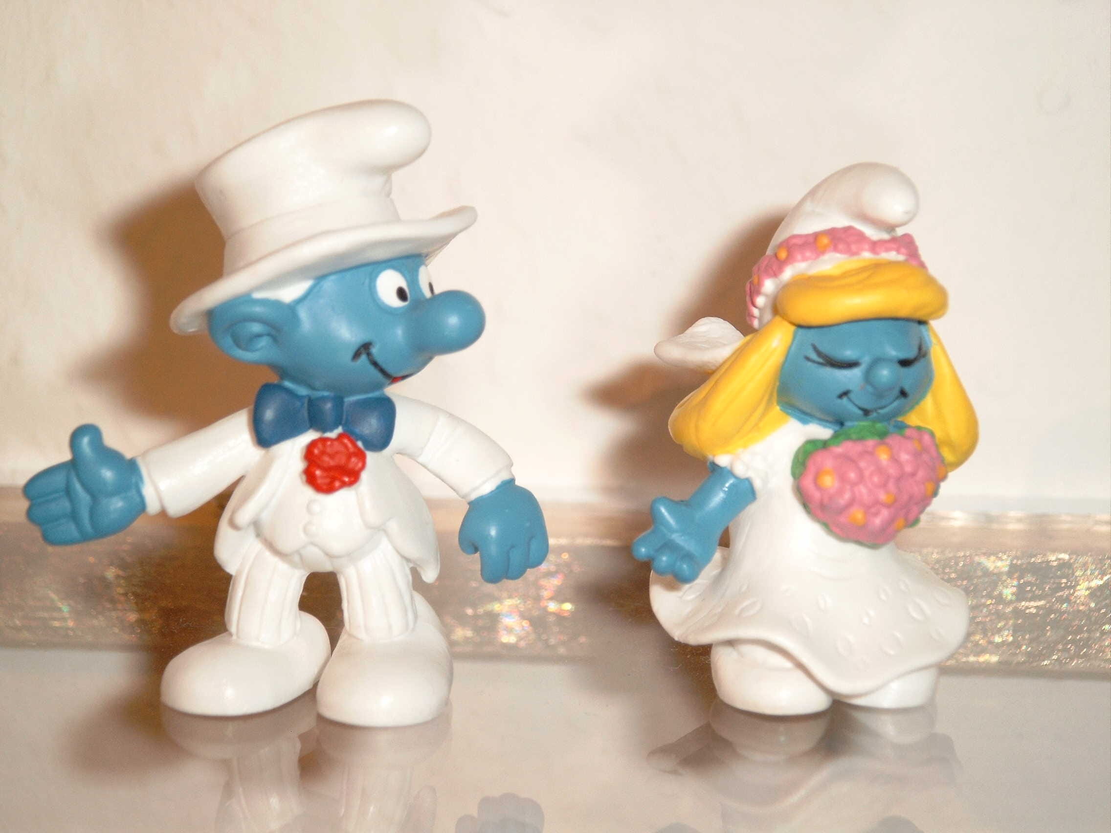 two, human representation, multi colored, figurines, doll, Smurfs, Bride And Groom, studio shot, colored background, table, Wedding, still life, male likeness, HD Wallpaper