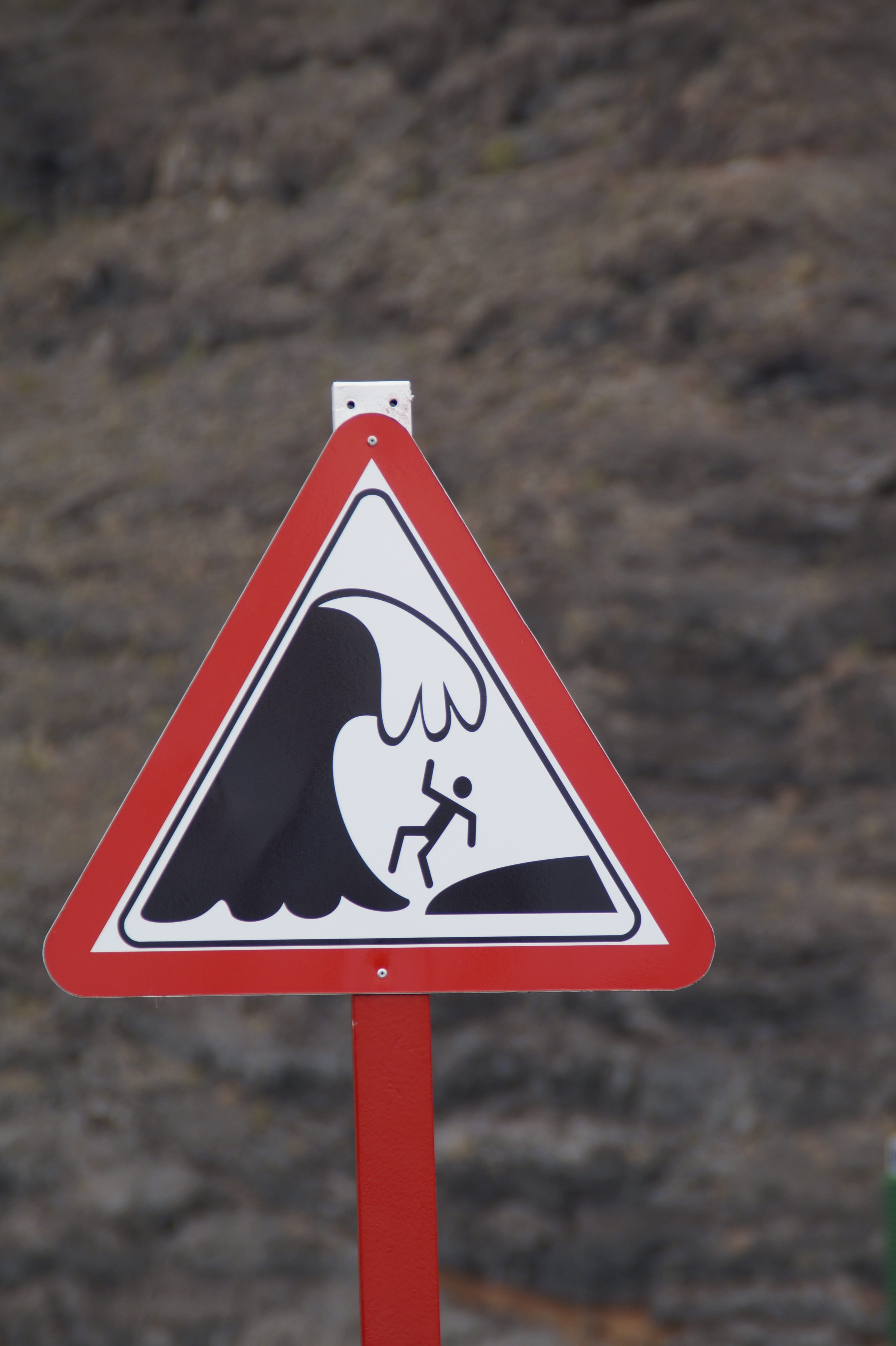 atlantic, risk, Traffic Sign, 5K, communication, red, warning sign, note, triangle shape, warning symbol, traffic, wave, nature, no people, dangerous, Phone HD Wallpaper
