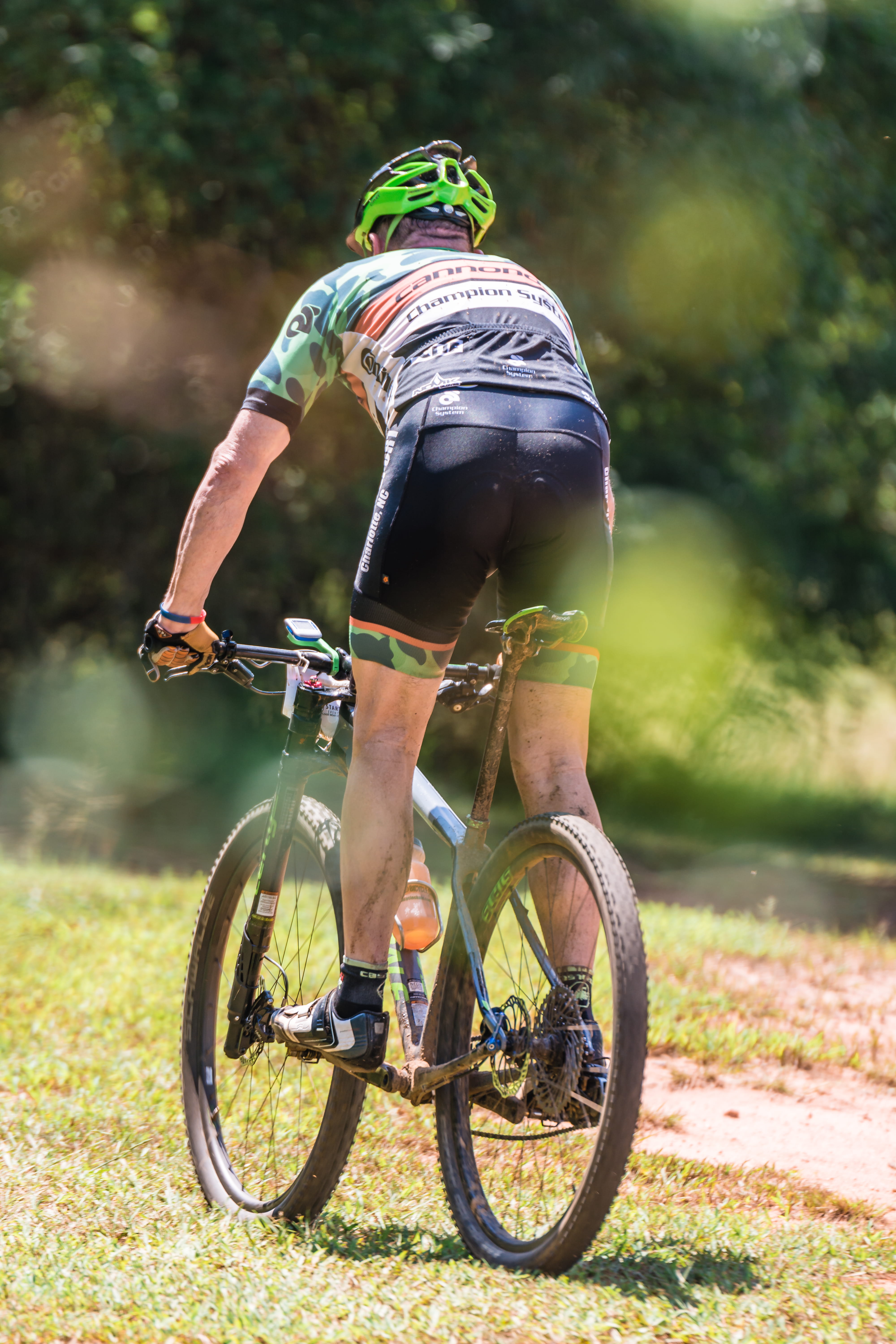 biker, bike, biking, land vehicle, lifestyles, photo, fitness, one person, cycling, recreation, nature, adult, cyclist, leisure, plant, transportation, Phone HD Wallpaper