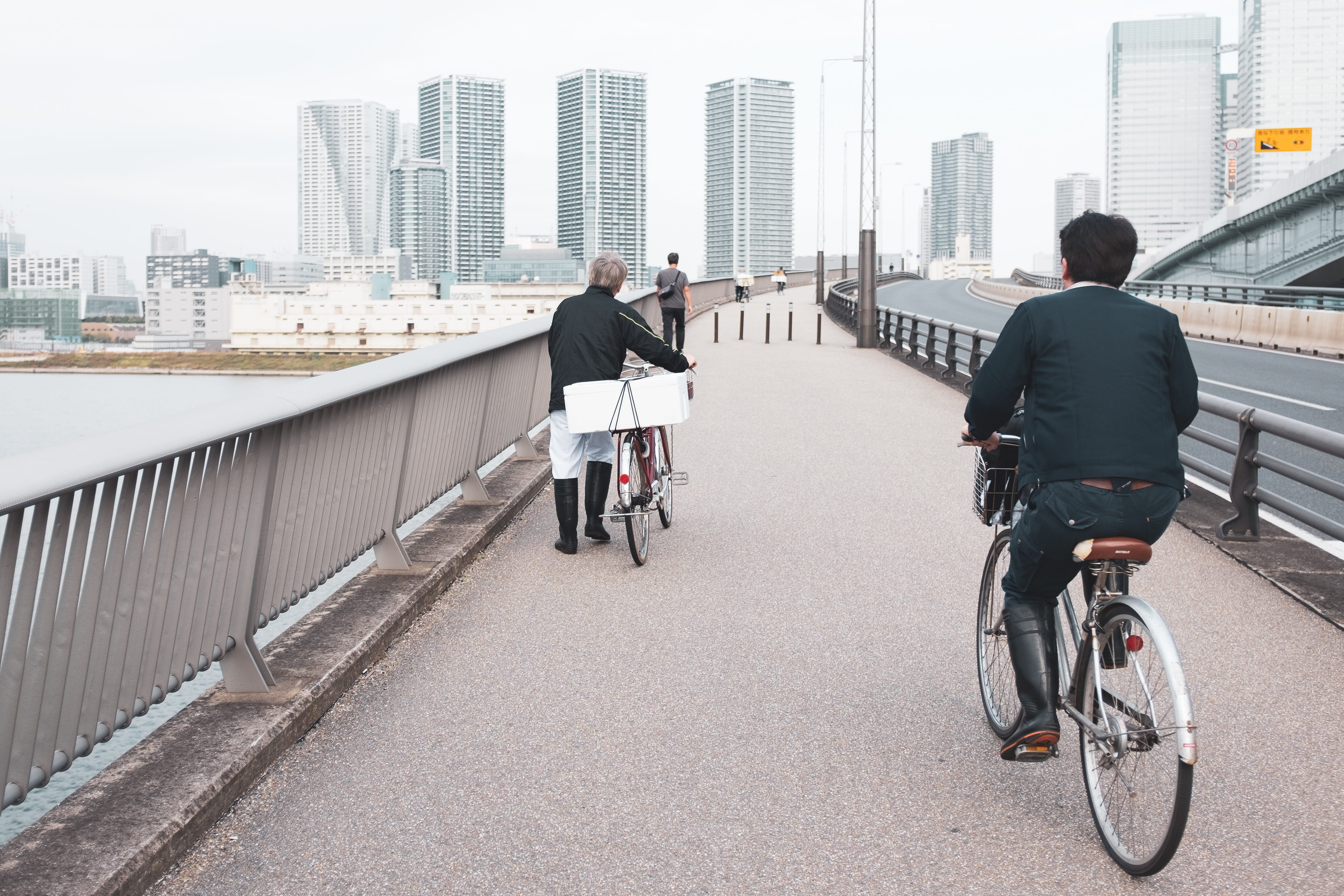 bridge - man made structure, two, apparel, sport, riding, ride, cyclist, footwear, human, machine, path, land vehicle, transportation, vehicle, lifestyles, HD Wallpaper