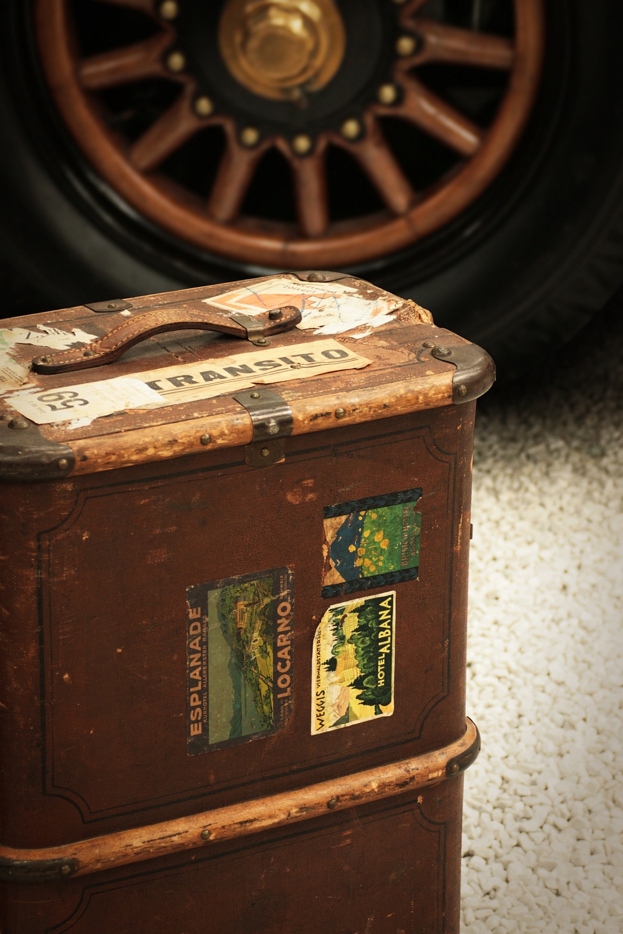 still life, indoors, retro styled, hub cap, technology, 1080P, travel, wood, machinery, luggage, sticker, overseas, spokes, arts culture and entertainment, Phone HD Wallpaper