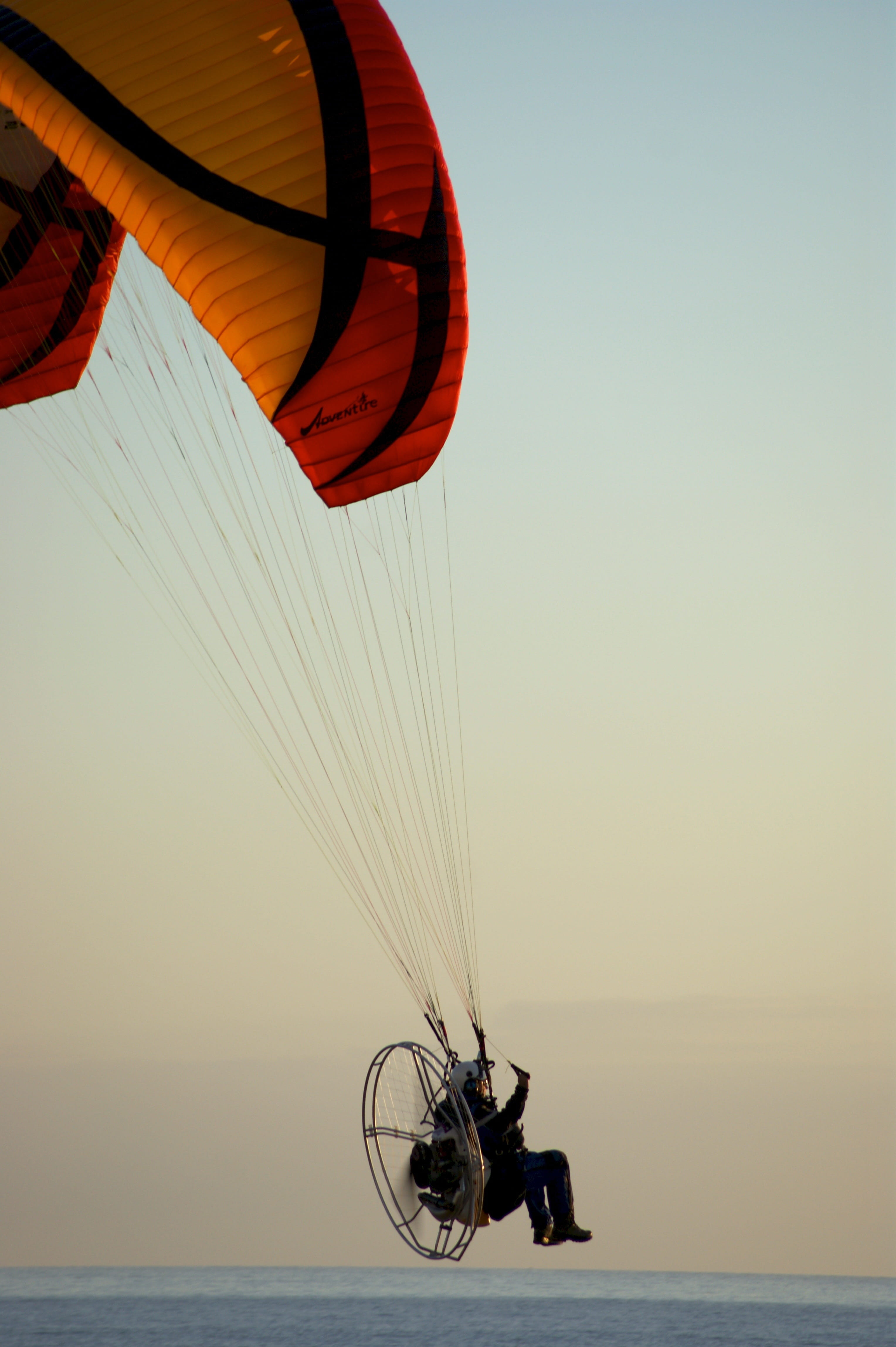 beautiful, evening, Paraglider, outdoors, landscape, parachute, horizon over water, Sea, water, mood, yellow, holiday, evening sky, sporty, sports And Fitness, Phone HD Wallpaper