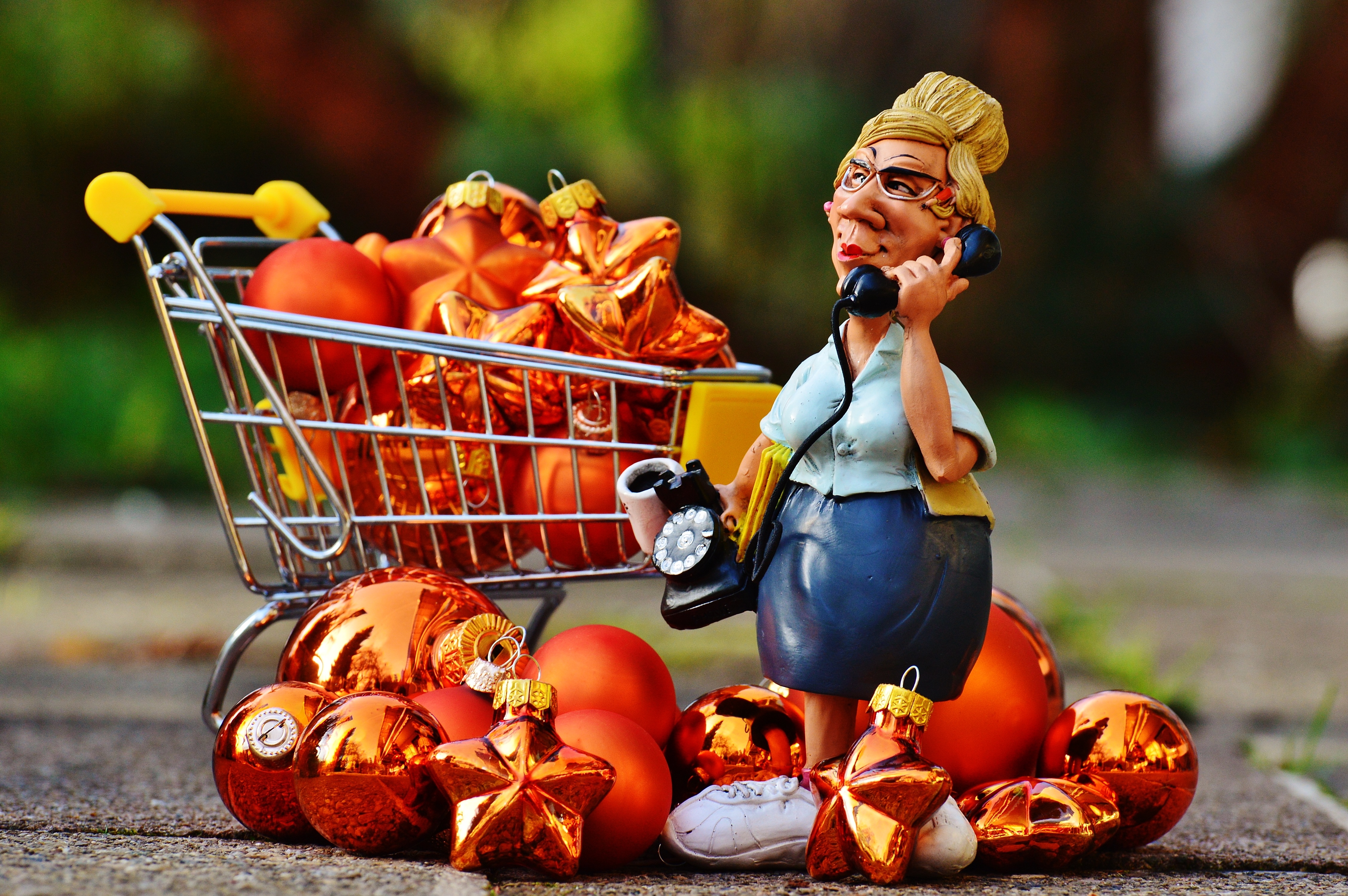 holiday - event, lifestyles, business, stand, online shopping, christmas, human representation, childhood, focus on foreground, shopping, halloween, day, HD Wallpaper