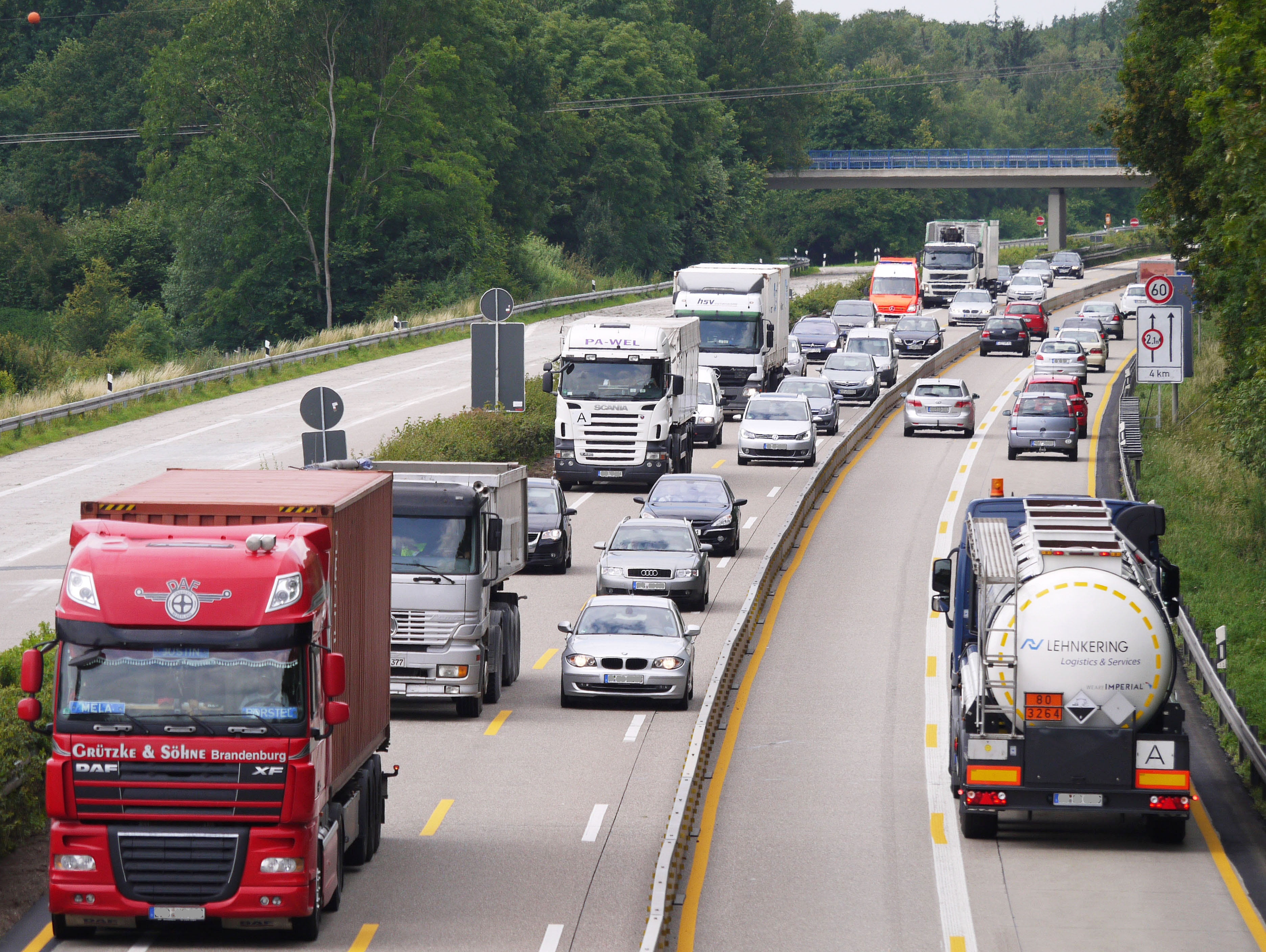 day, site, four lanes, motor vehicle, highway, compressed, semi-truck, daytime, road, high angle view, pkw, narrows, highway construction site, separation, HD Wallpaper