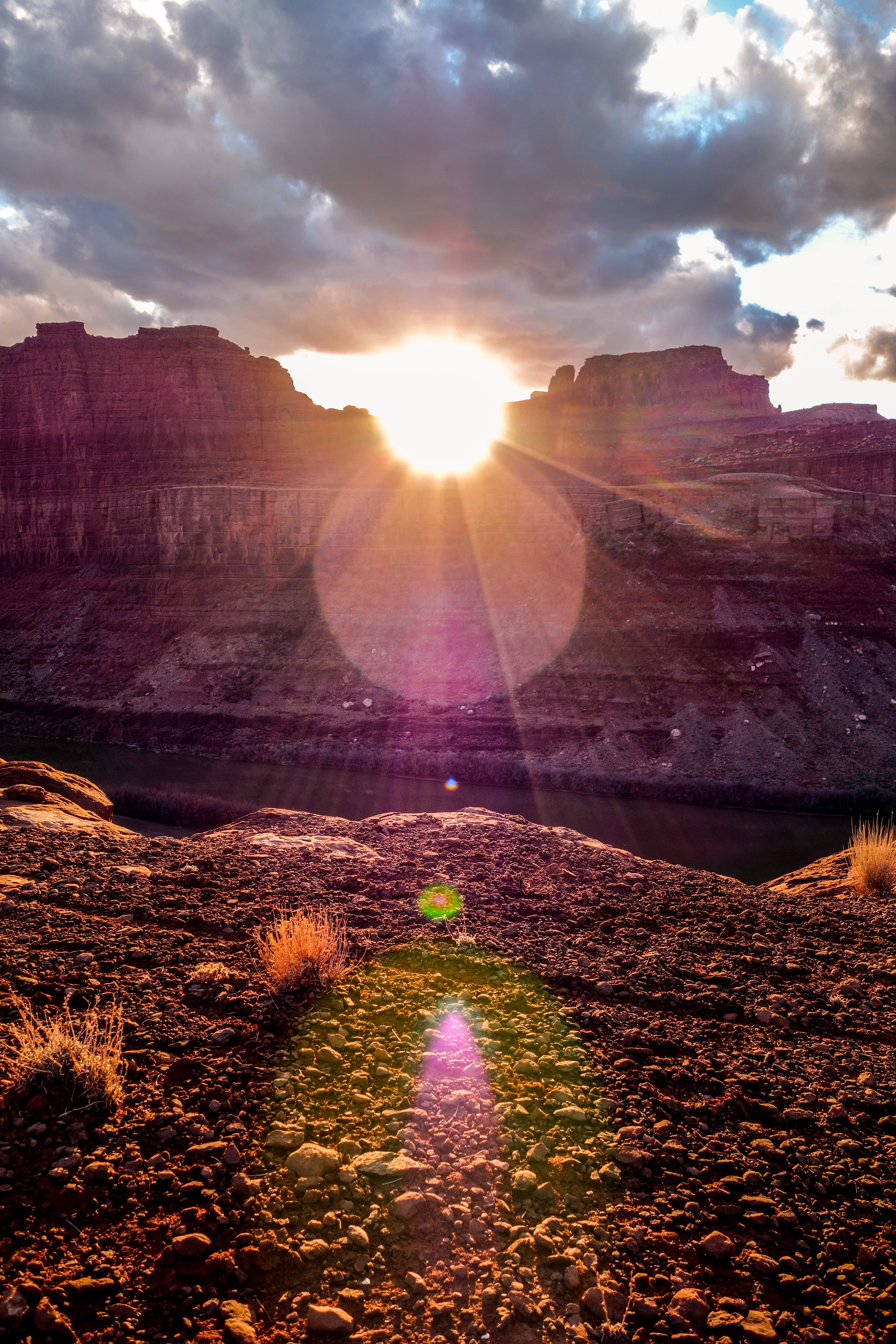 cloud - sky, canyon, landscape, united states, sun ray, canyonlands national park, sunlight, bright, sunbeam, sun flare, beauty in nature, nature, environment, Phone HD Wallpaper