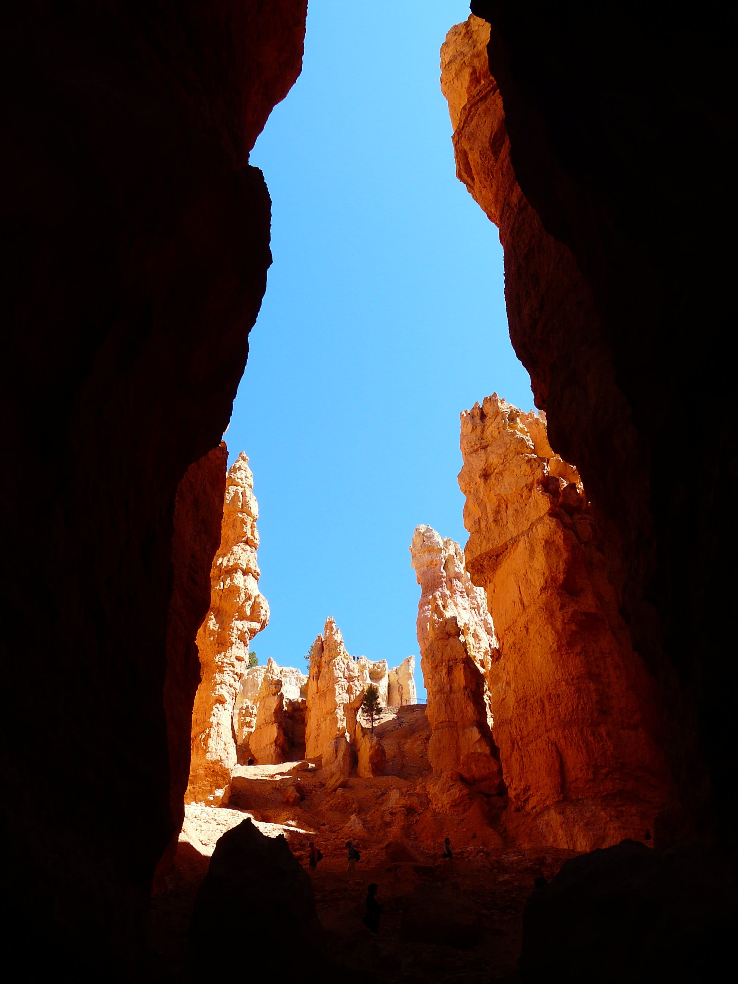 united states, sand stone, erosion forms, pyramid rock, utah, natural Arch, day, tranquility, bryce canyon, bryce, 2K, southwest USA, hoodoo, sandstone, Phone HD Wallpaper