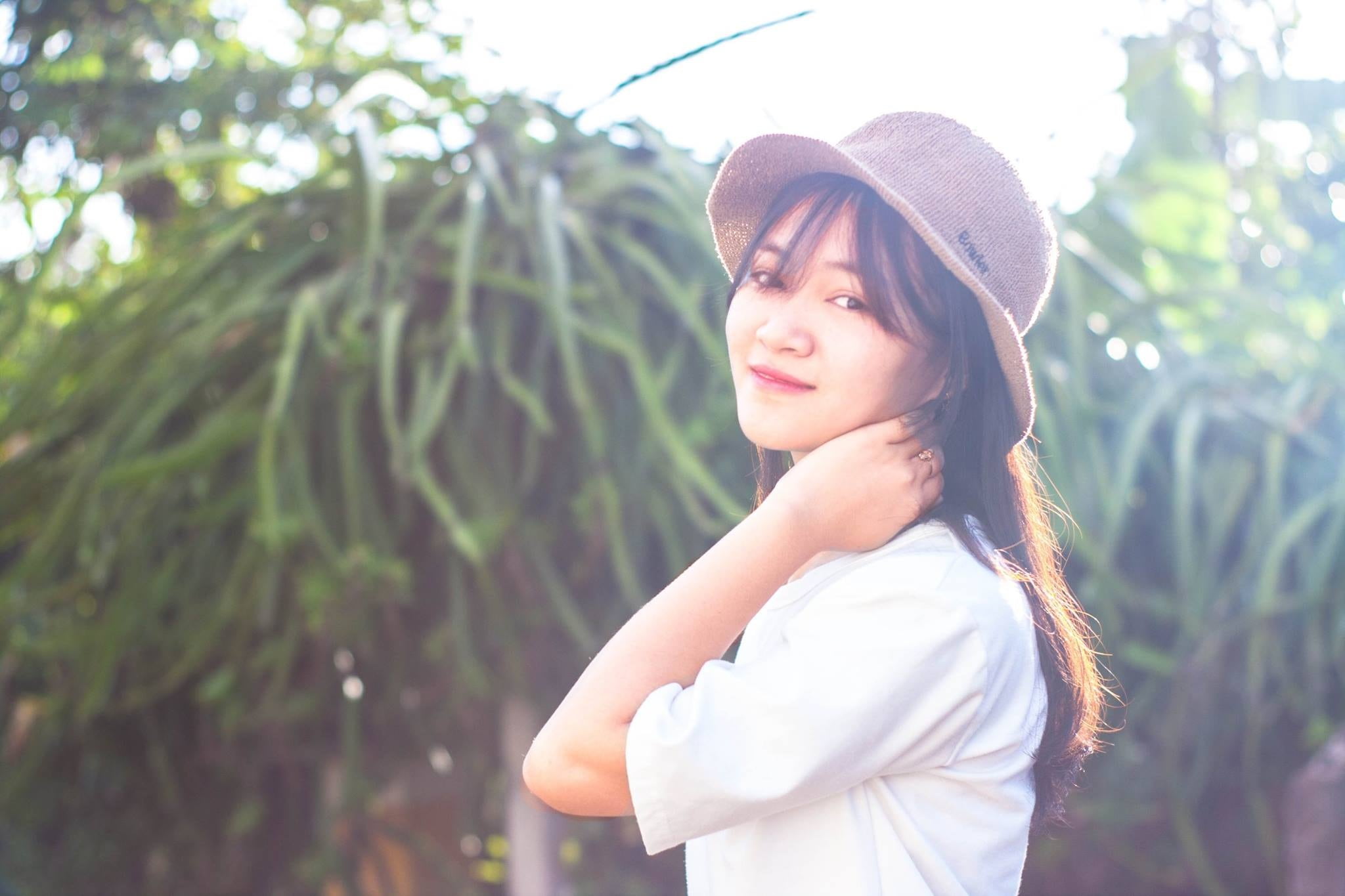 sleeved, waist up, woman, young women, day, tree, leisure activity, data provided by my daughter, one person, outdoors, hairstyle, beautiful woman, girl vietnam, HD Wallpaper
