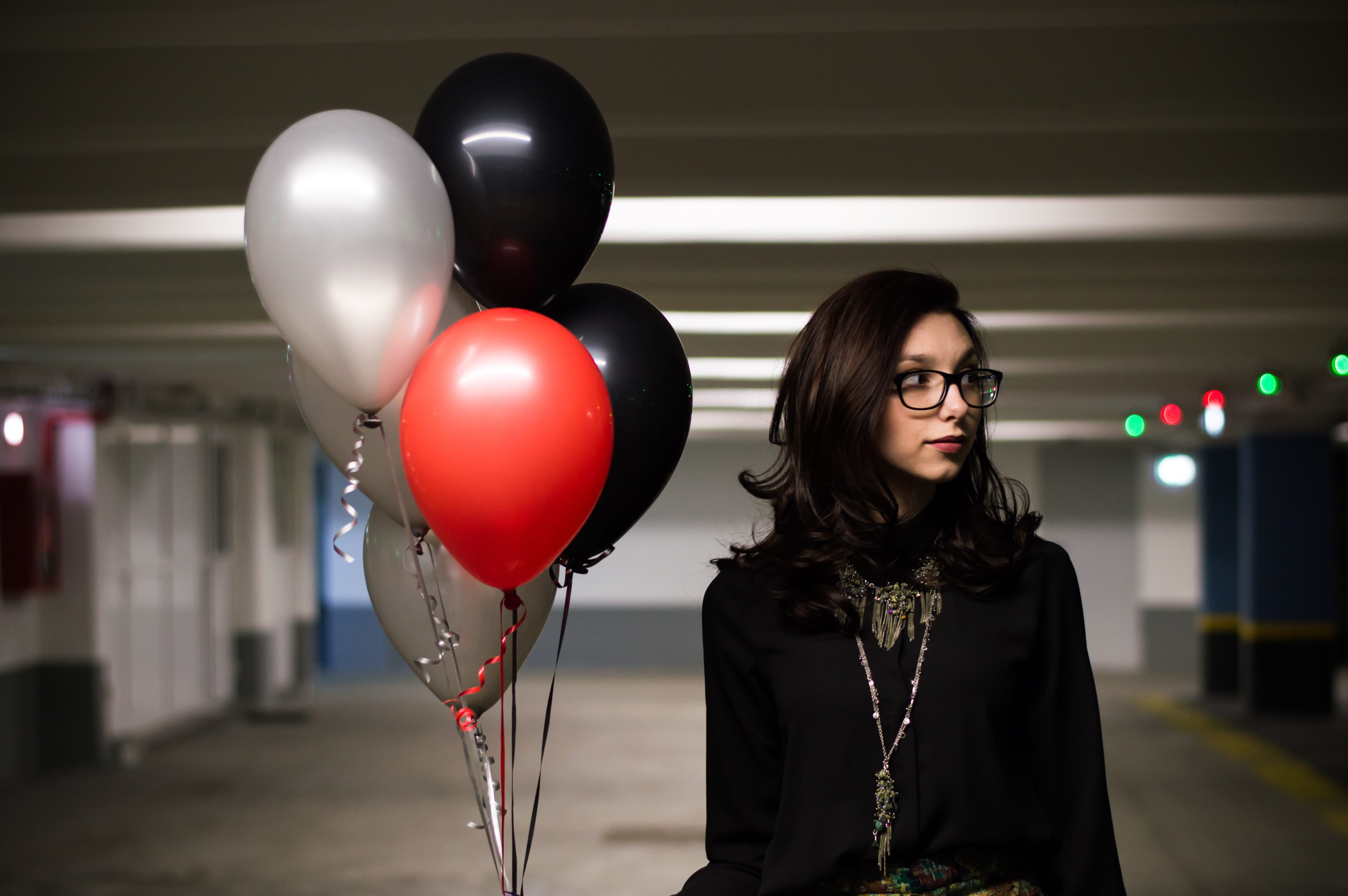 beauty, balloon, red balloon, lifestyles, young adult, glasses, hairstyle, standing, red, parking, helium balloons, holding, waist up, top, female, beautiful woman, HD Wallpaper