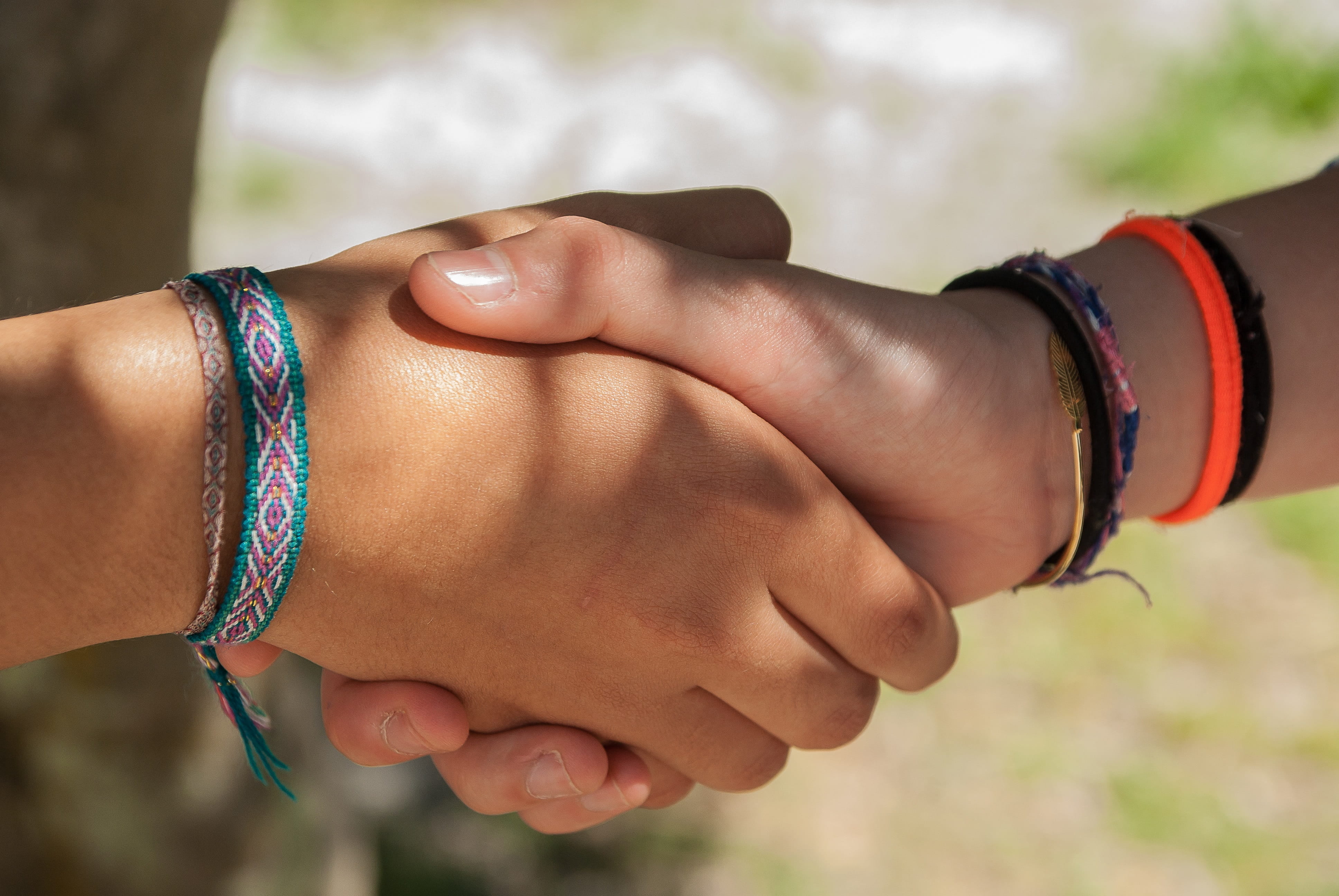 adolescents, adult, hi, personal accessory, one woman only, jewelry, women, outdoors, lifestyles, human hand, human joint, shake, adults only, people, bracelet, HD Wallpaper