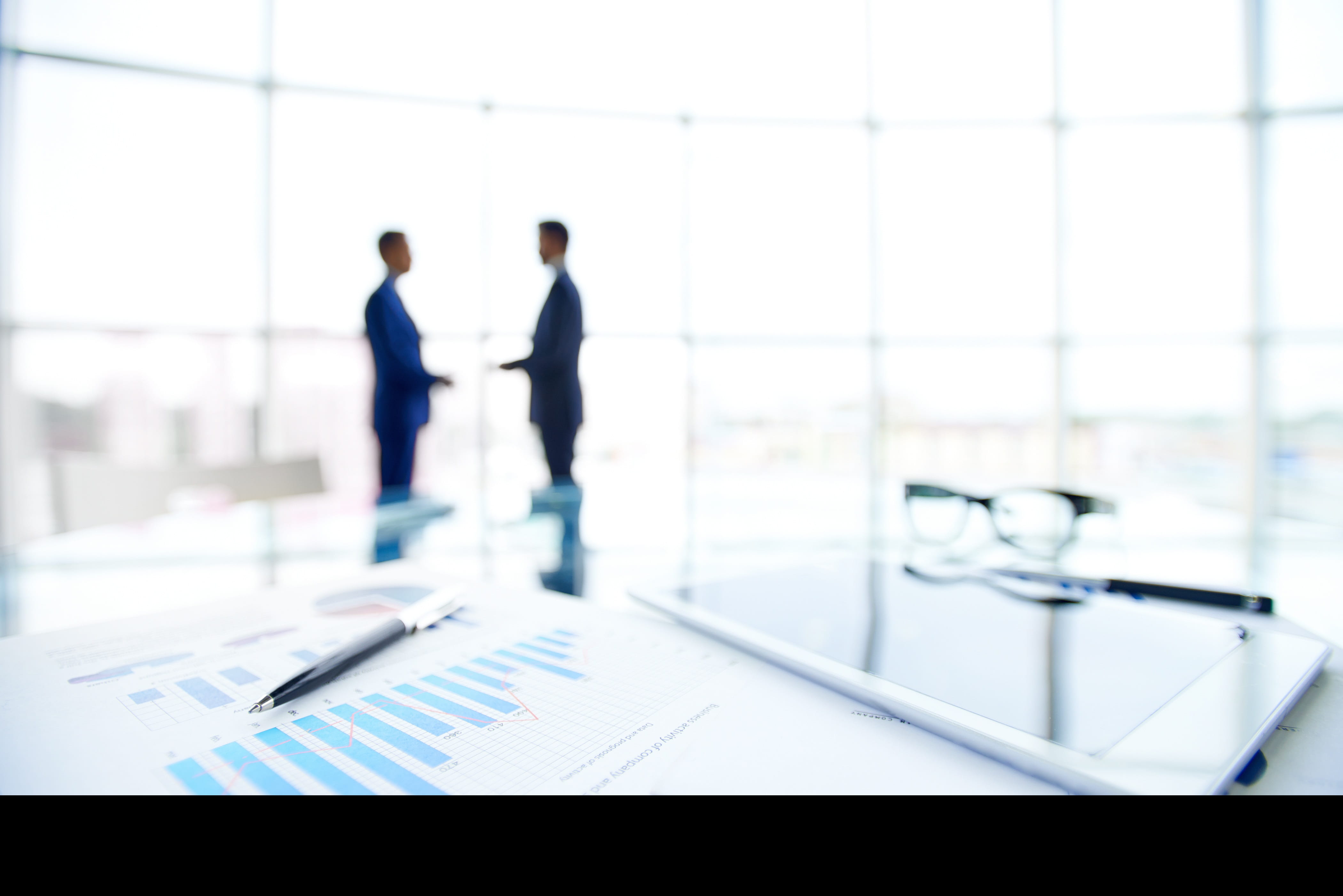 modern, businessman, formal businesswear, notebook, expertise, office, meeting, coworker, people, 4K, cooperation, business person, business, men, bussiness, HD Wallpaper