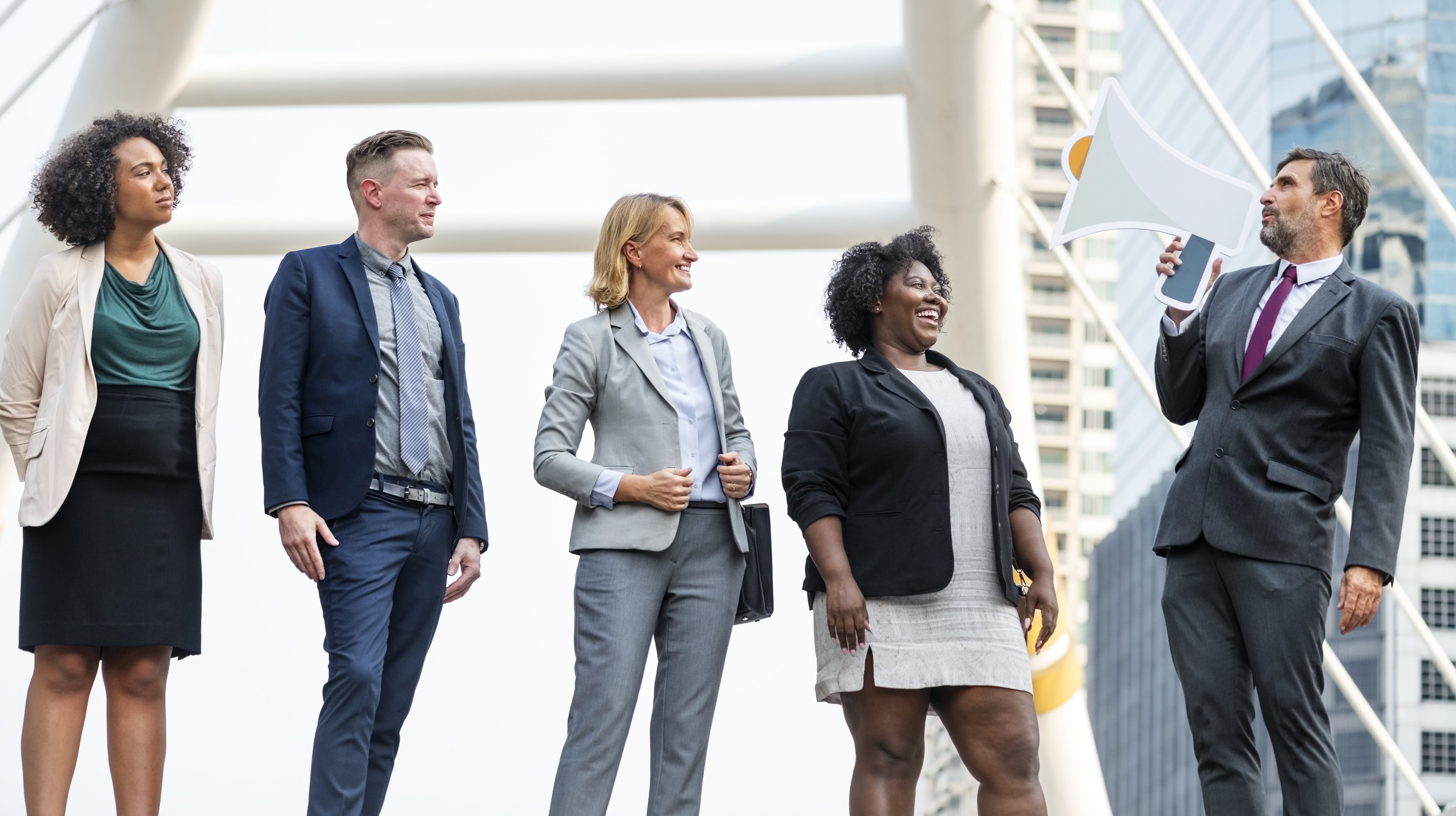 caucasian, males, teamwork, business district, chongnonsi, business, men, colleagues, city center, females, young men, adult, businesswomen, cbd, mid adult, HD Wallpaper