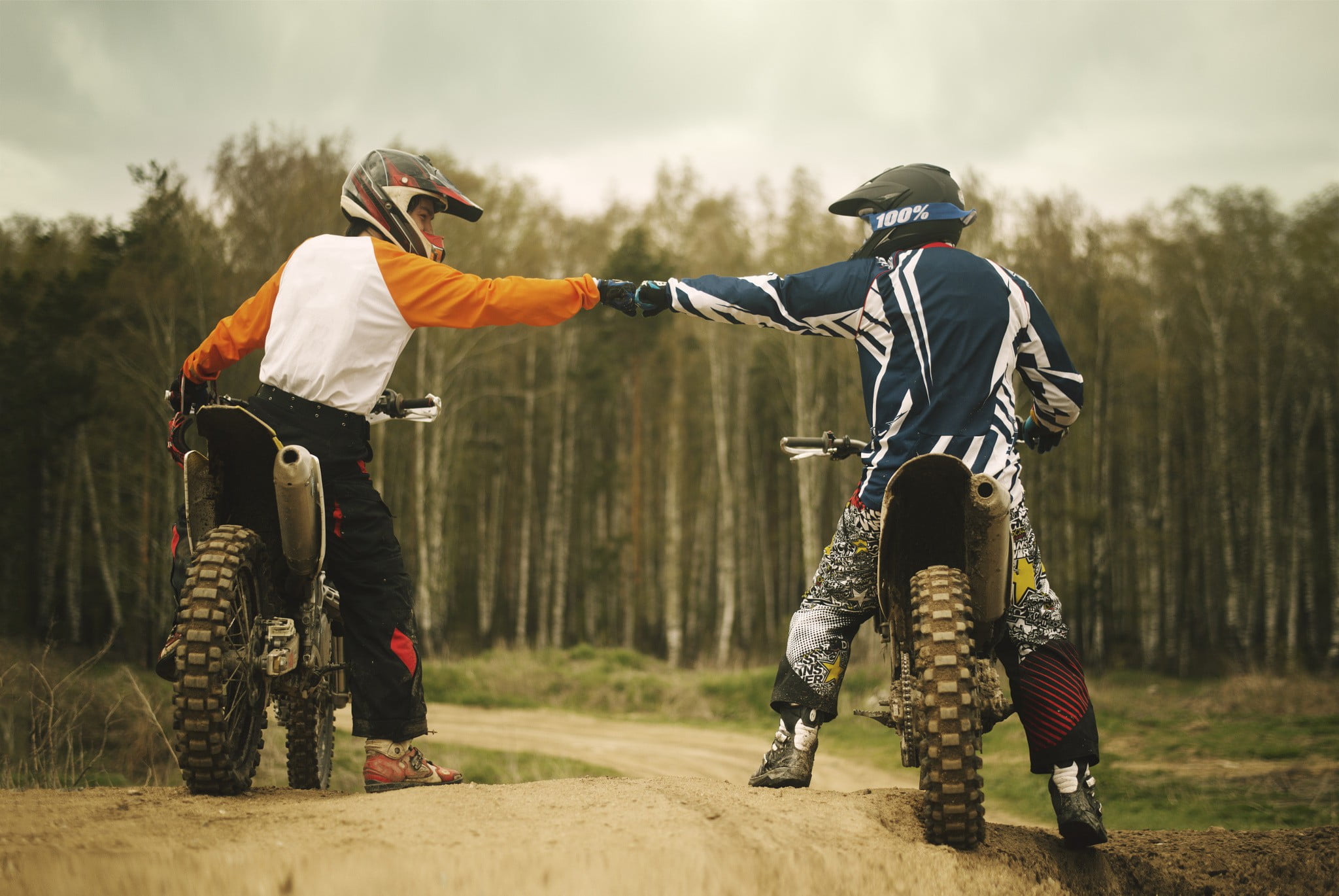clothing, headwear, people, sport, fist bump, dress, women, effort, land, conflict, competition, males, young adult, plant, white, motocross, s, day, aggression, HD Wallpaper
