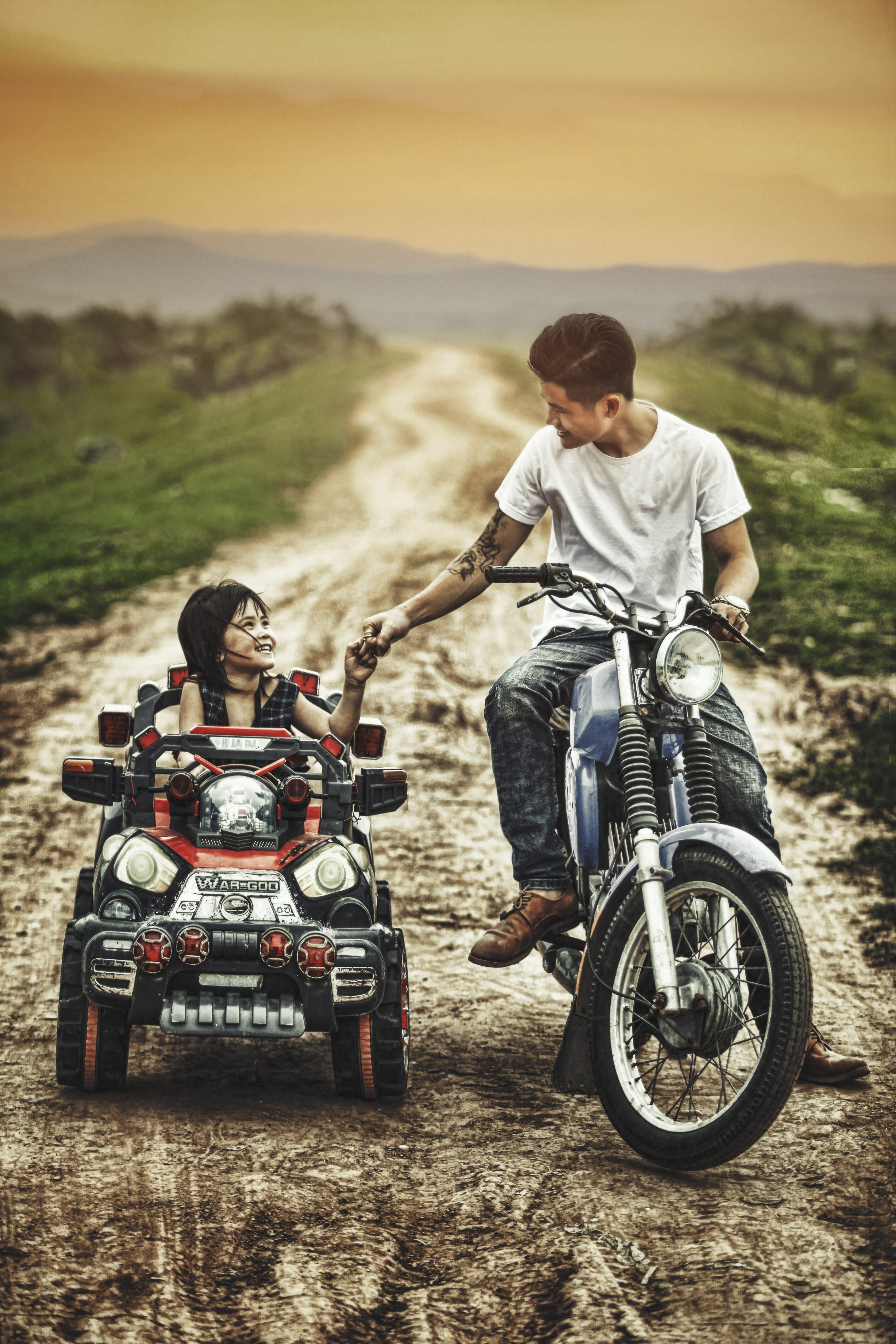 riding, nature, full length, small car, adult, father and child, ride, land vehicle, road trip, path, outdoors, leisure activity, male, trail, togetherness, Phone HD Wallpaper