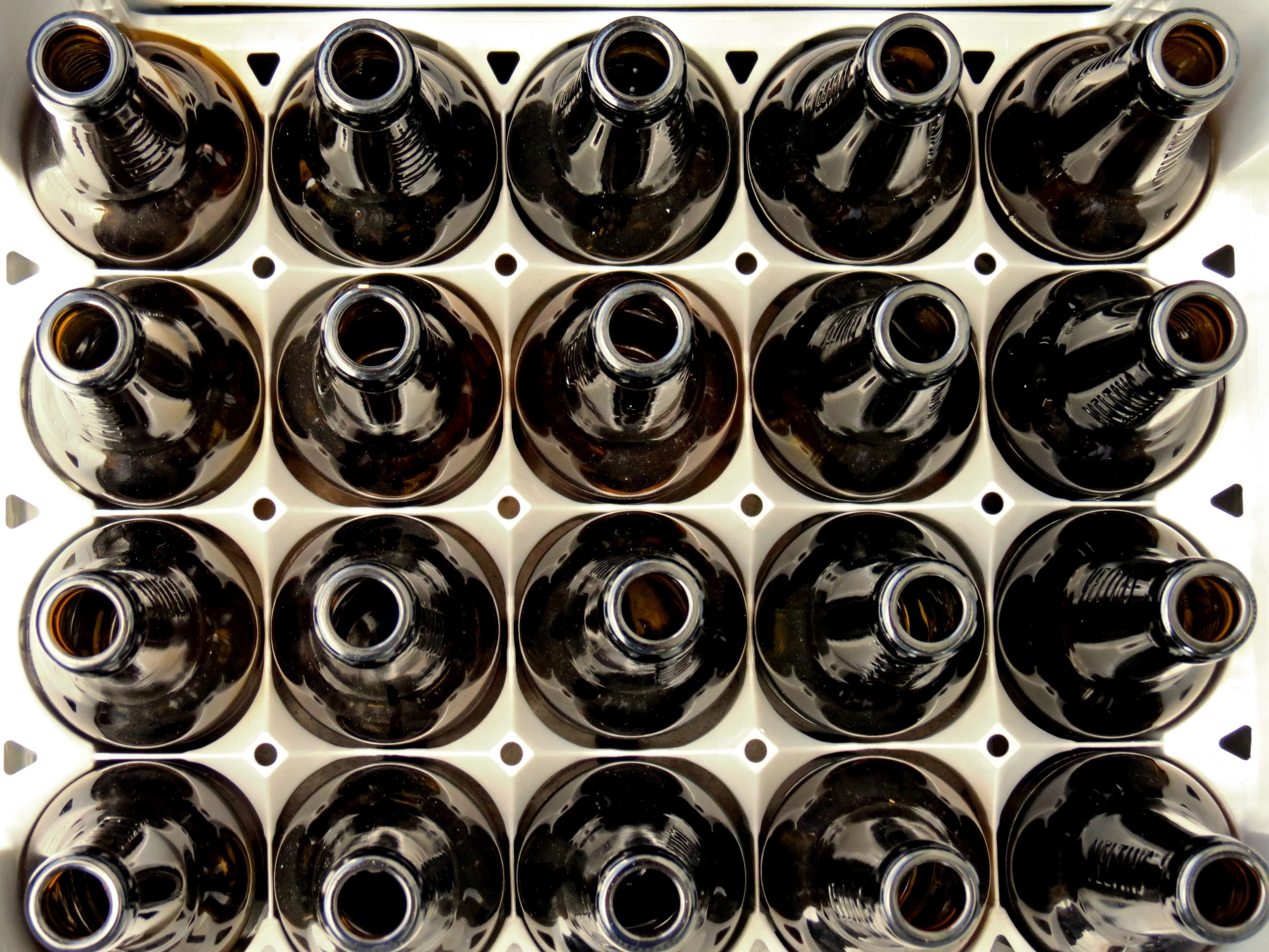 glass, brown, no people, glass - material, brown glass, food and drink, alcohol, in a row, wine cellar, beer bottles, indoors, refreshment, side by side, HD Wallpaper
