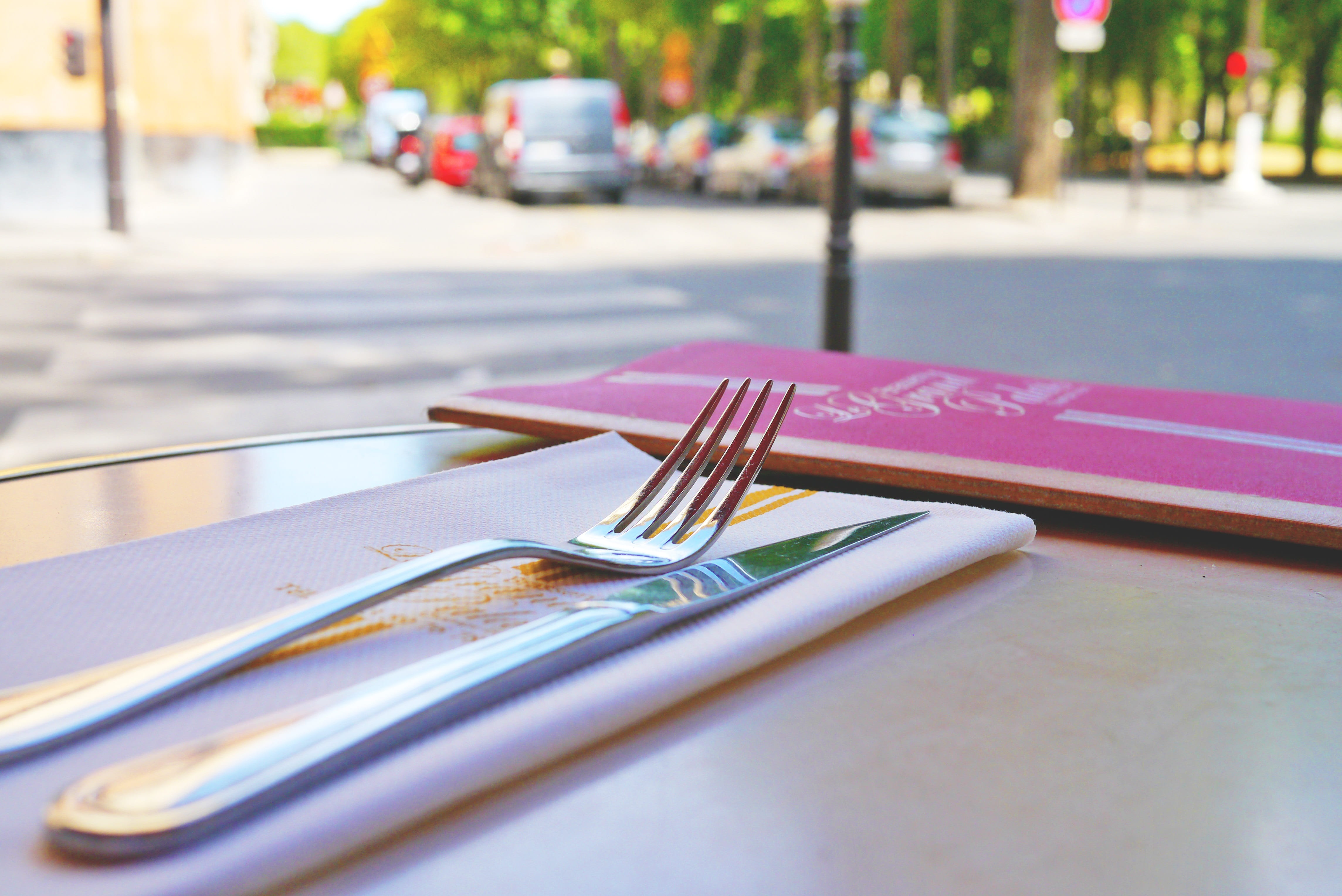 kitchen utensil, close-up, mode of transportation, knife, transportation, covered, table, selective focus, land vehicle, eating utensil, fork, street cafe, HD Wallpaper